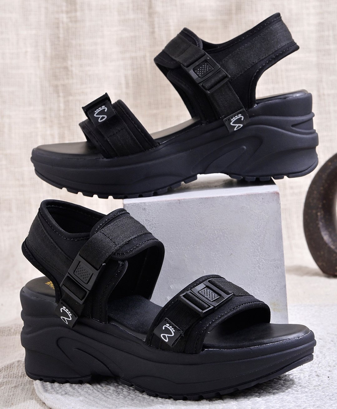 Shoetopia Solid Buckle Closure Sandals - Black-picture-22