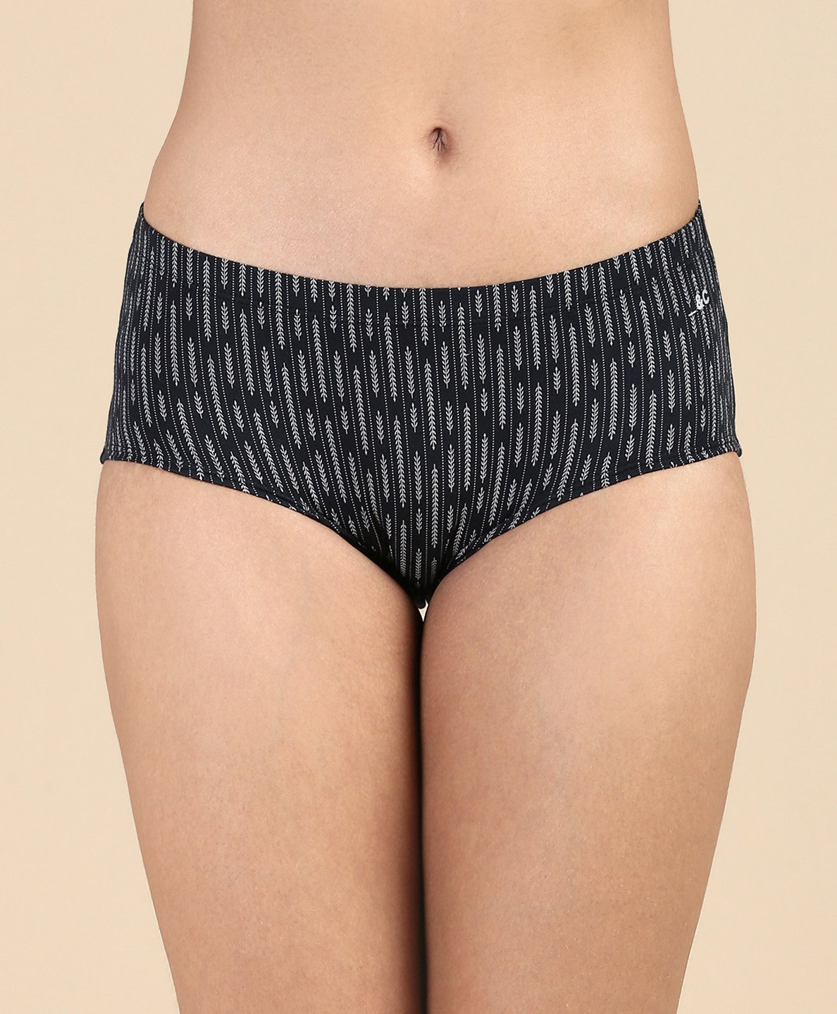 &Circus Solid Seamless Bare Hipster Panty - Black-picture-12