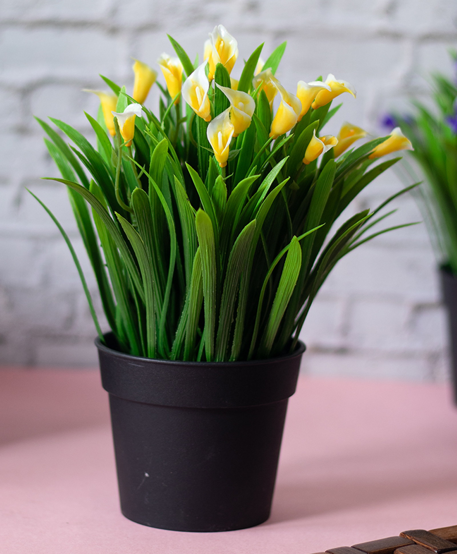 Voncasa White Artificial Flower With Pot