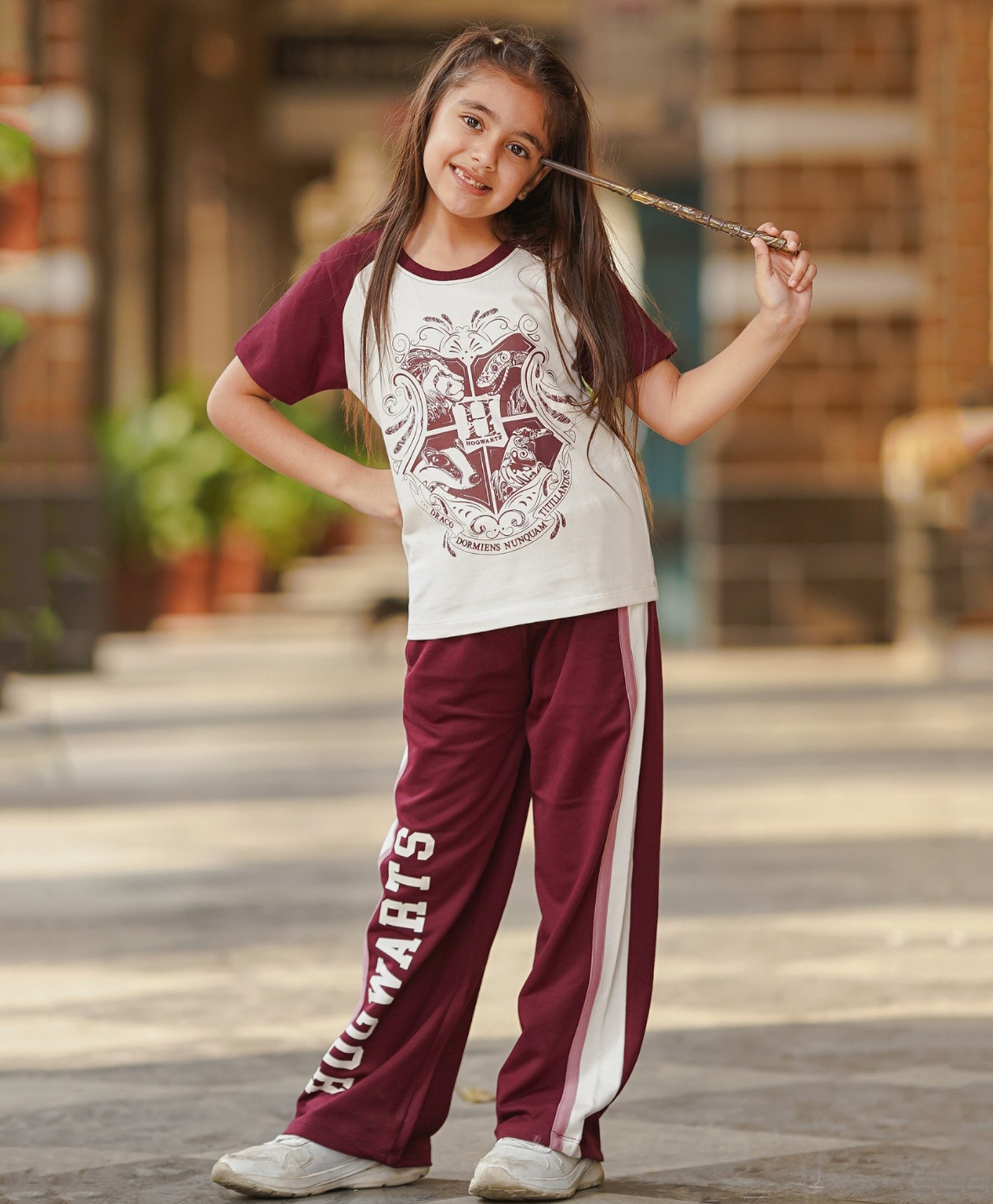 Nap Chief Pure Cotton Harry Potter Featuring Half Raglan Sleeves Hogwarts Emblem Printed Tee & Coordinating Lounge Pants Set - Burgandy-image-6