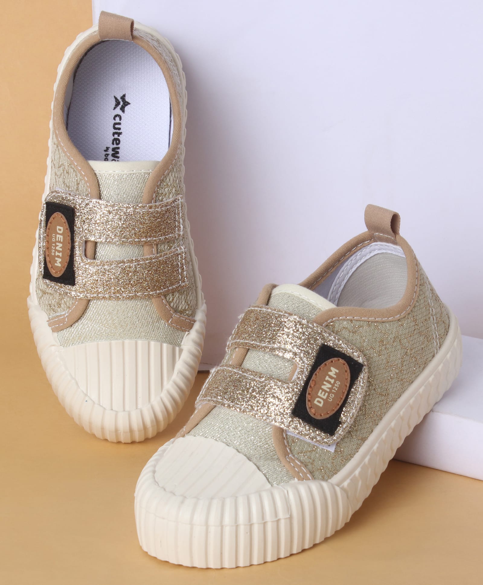 Cute Walk by Babyhug Casual Shoes with Velcro Closure & Glitter Print - Golden-picture-26
