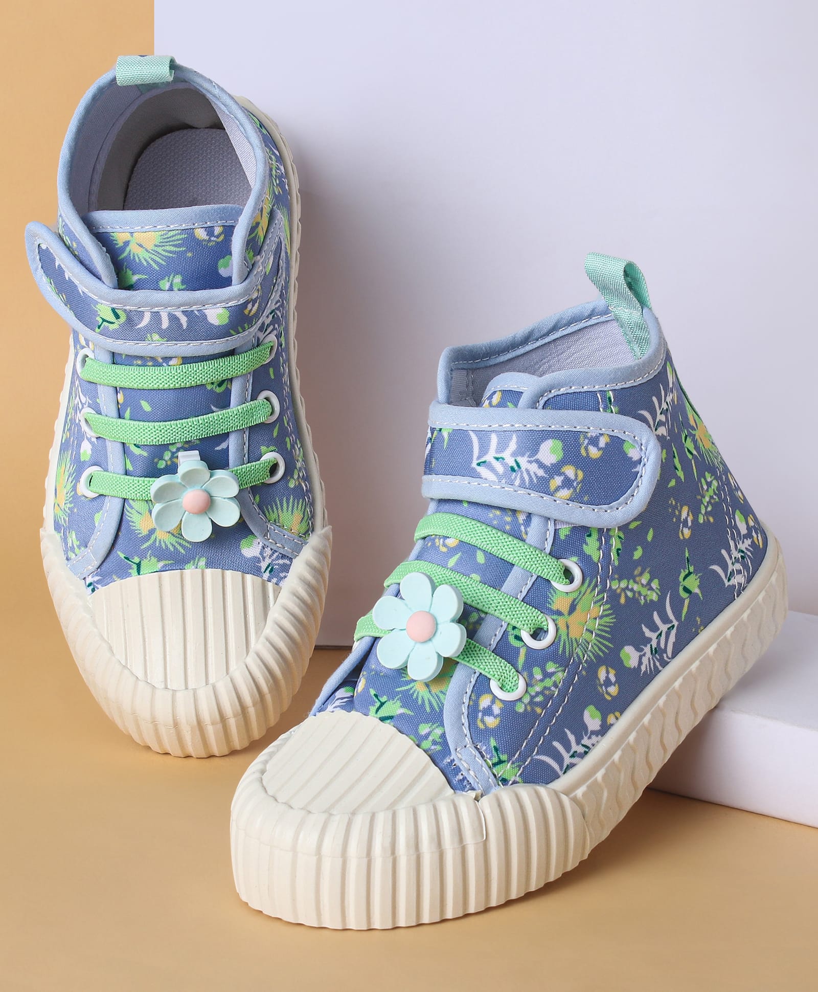 Cute Walk by Babyhug Casual Shoes with Velcro Closure Floral Applique - Blue-picture-16