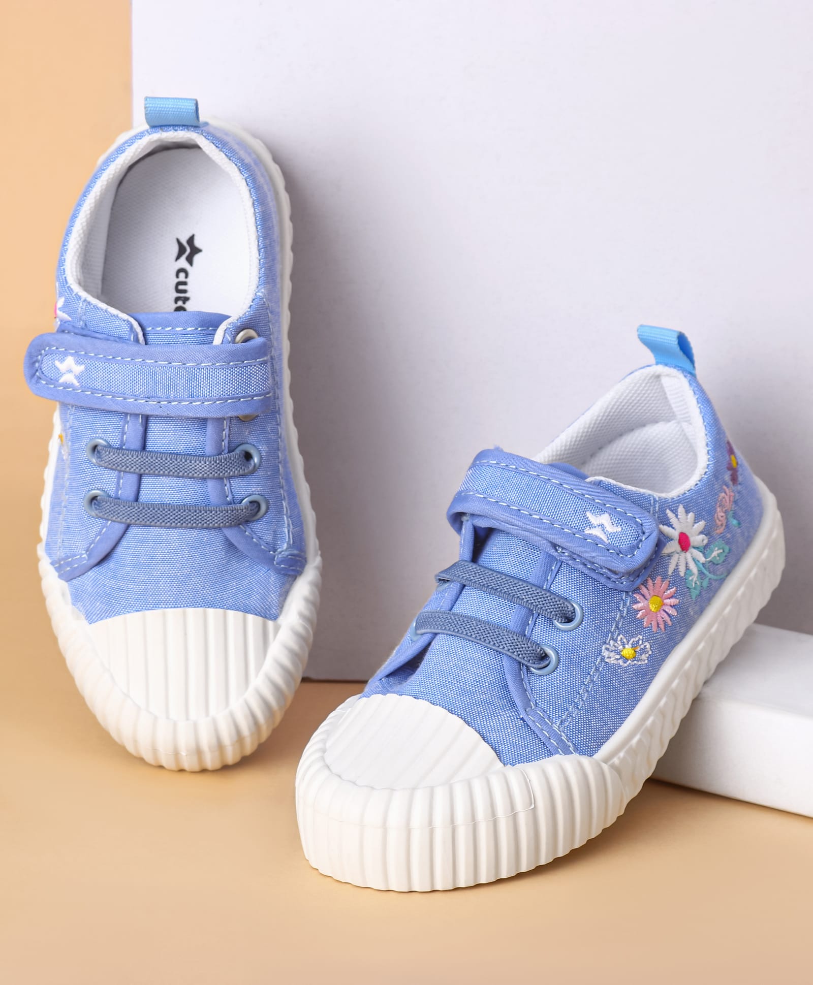 Cute Walk by Babyhug Casual Shoes with Velcro Closure & Floral Embroidery - Blue-picture-33