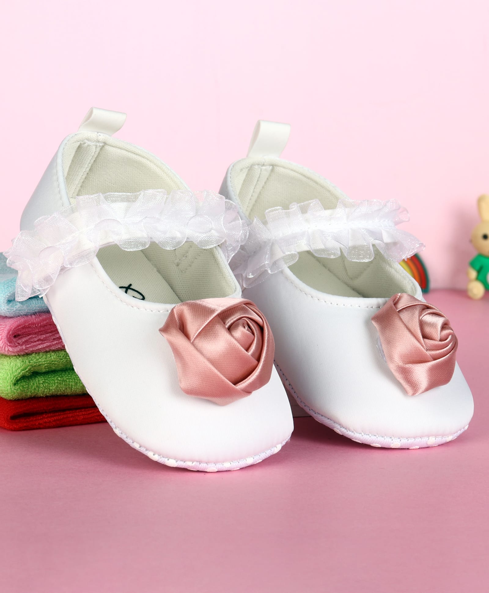 Babyoye Velcro Closure Booties With Floral Applique - White-picture-14