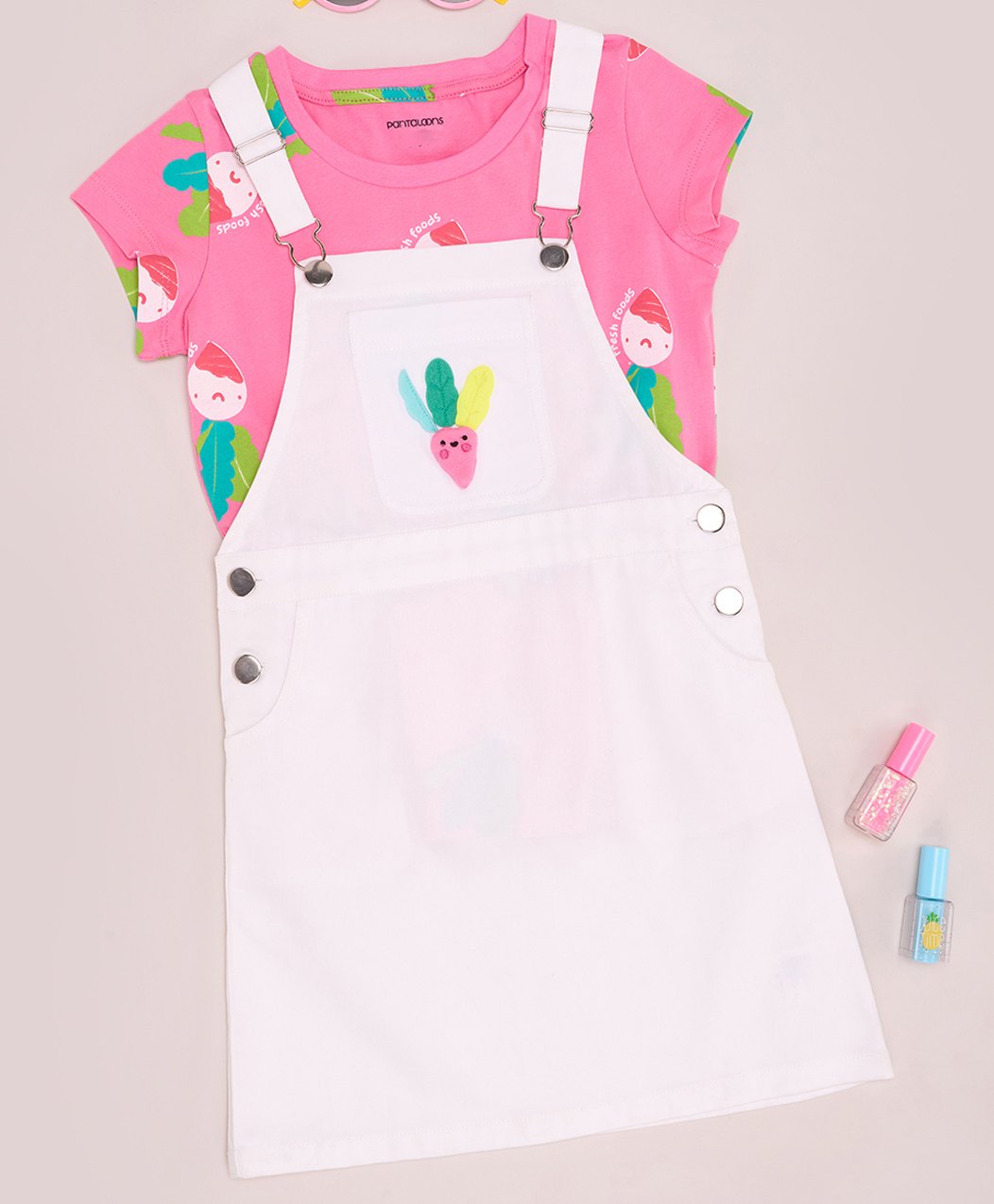 Pantaloons Junior Cotton Vegetable Applique Detailed Dungaree With Half Sleeves Tee Set - White & Pink-picture-21