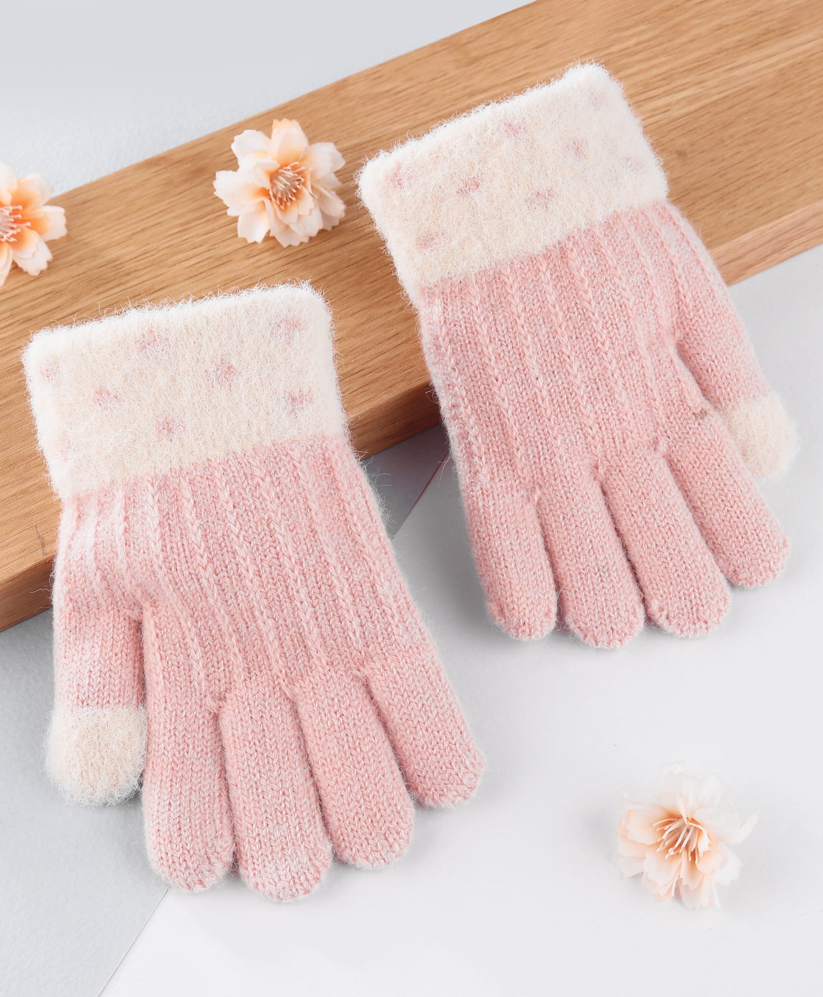 Babyhug Gloves with Cable Knit Design - Pink
