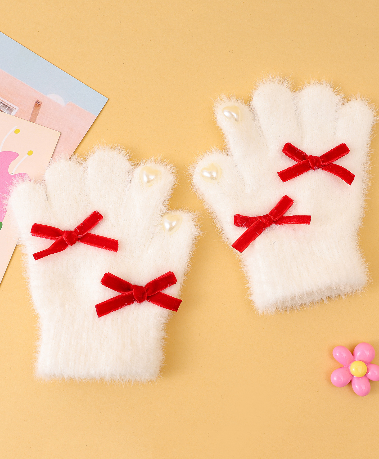 Babyhug Solid Coloured Gloves With Bow & Heart Applique -White-image-5