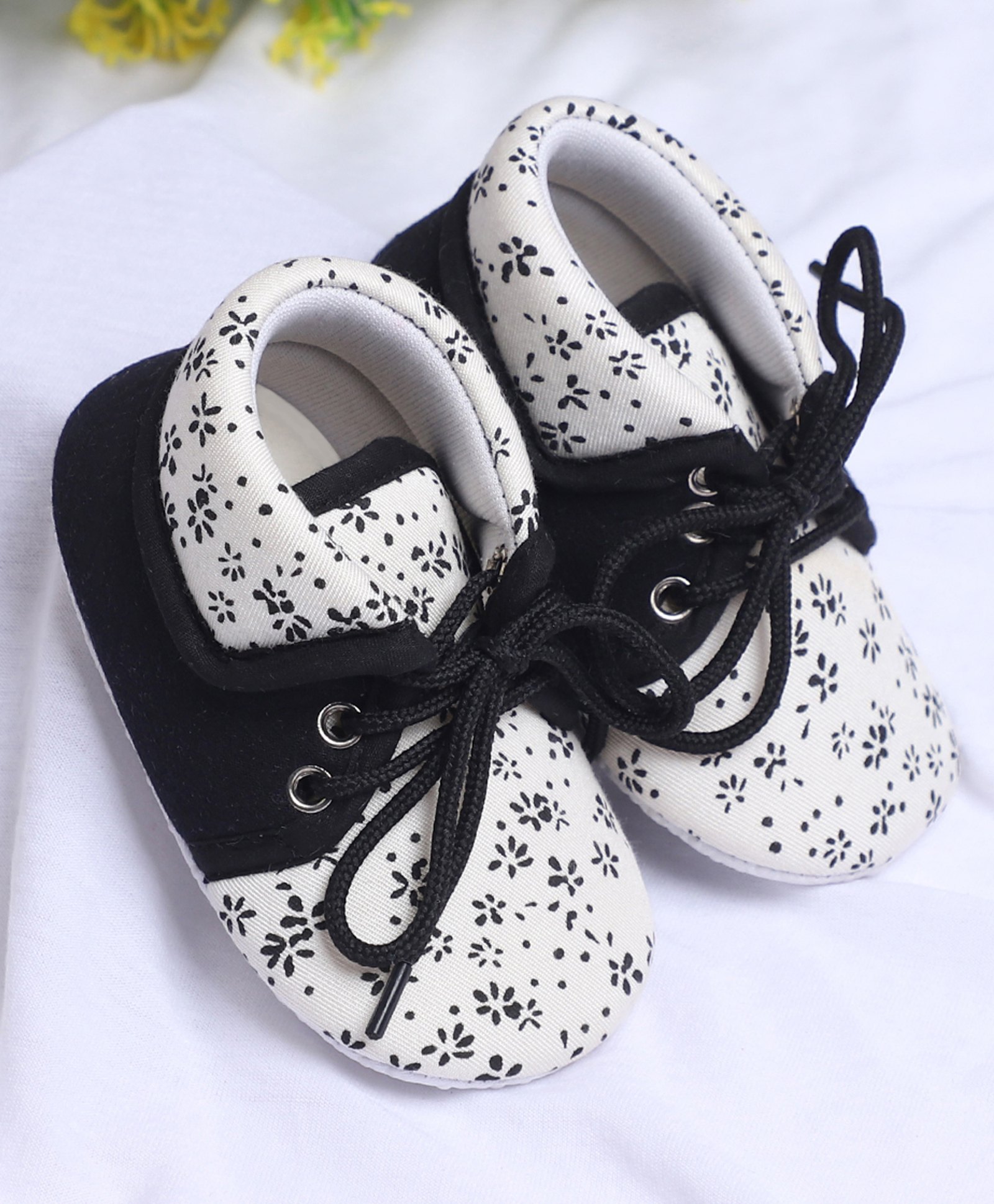 Coco Candy Floral Designed Lace Up Booties - Black-picture-24