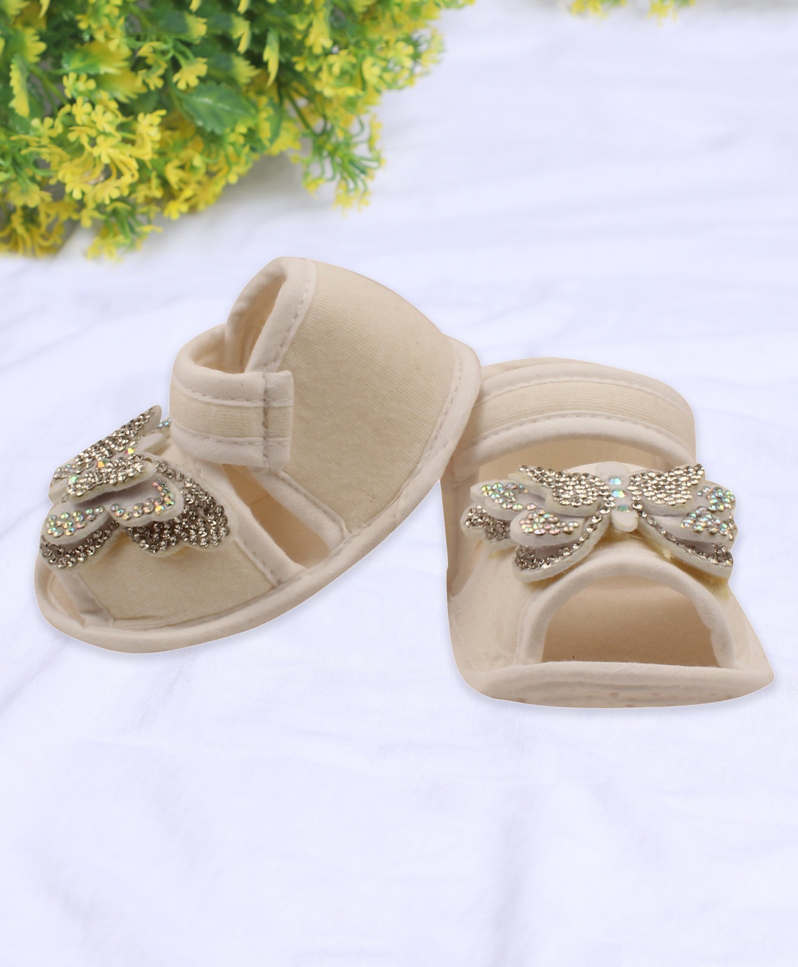 Coco Candy Butterfly Applique Detailed Velcro Closure Booties -White-picture-14