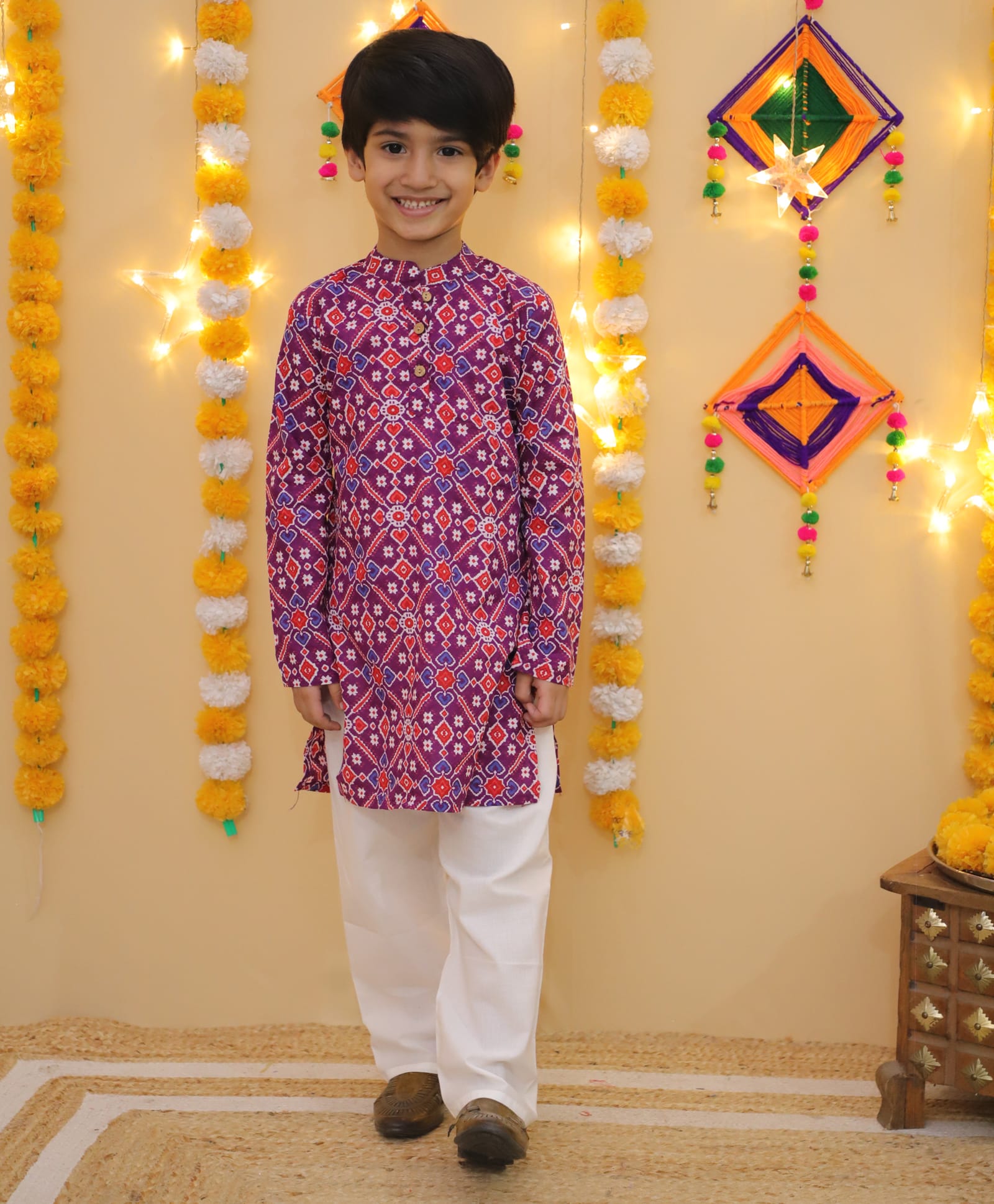 Vastrarth Cotton Woven Full Sleeves Patola Printed Kurta & Pyjama Set - Purple-picture-23