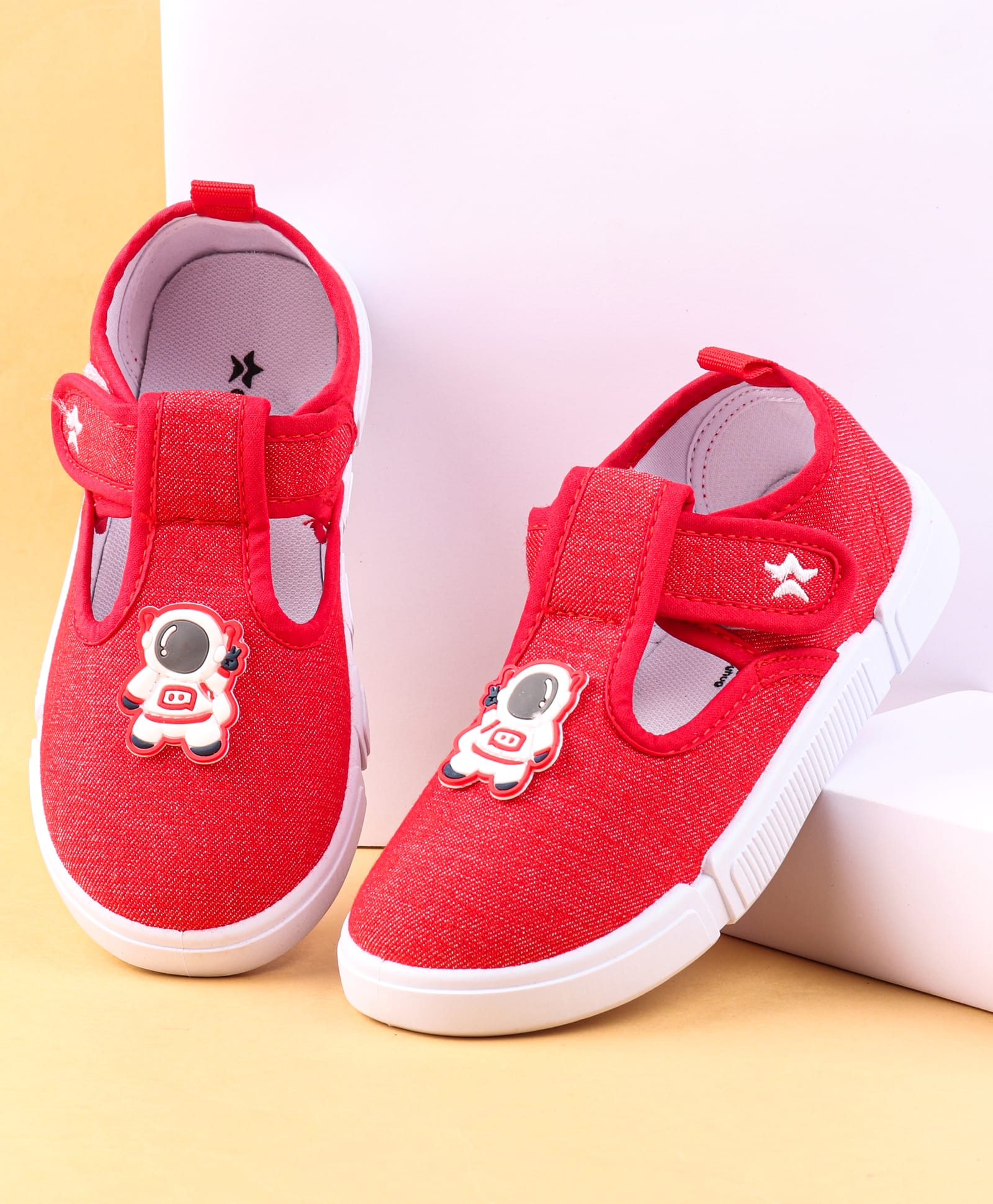 Cute Walk by Babyhug Casual Shoes with Velcro Closure & Astronaut Patch - Red-picture-23