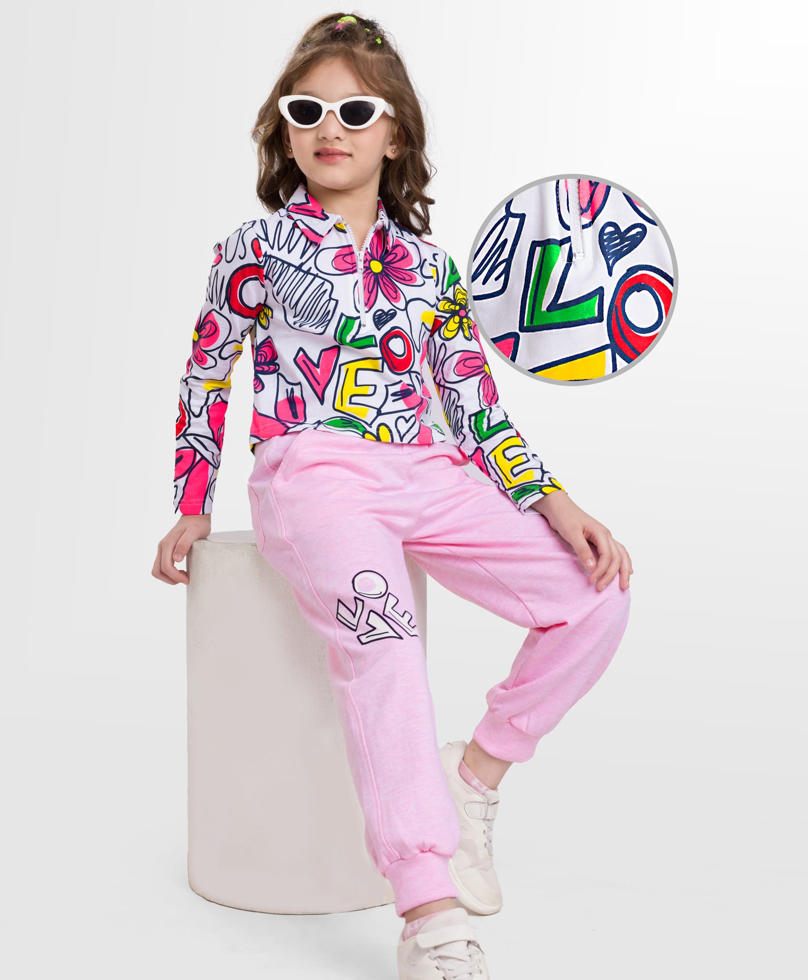 OLLINGTON ST. 100% Cotton Winter Wear Set Of Printed Full Sleeves Sweatshirt & Joggers Set - White & Pink