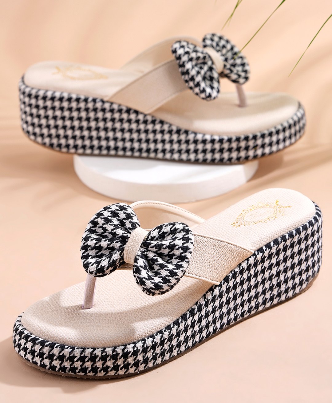Shoetopia Houndstooth Designed Bow Applique Detailed Platform Heel Sandals - Black-image-24
