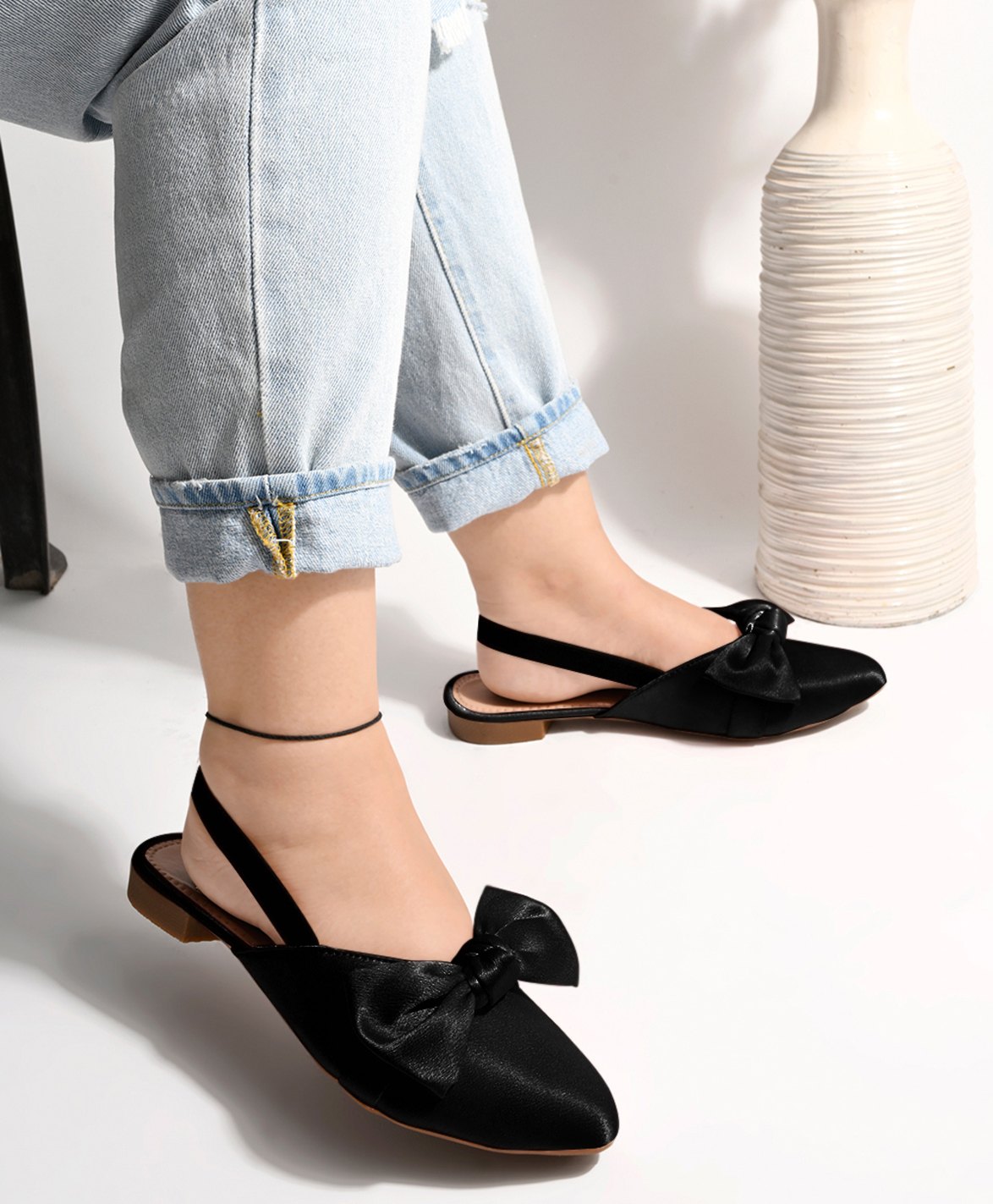 Shoetopia Bow Applique Detailed Flat Sandals - Black-image-42