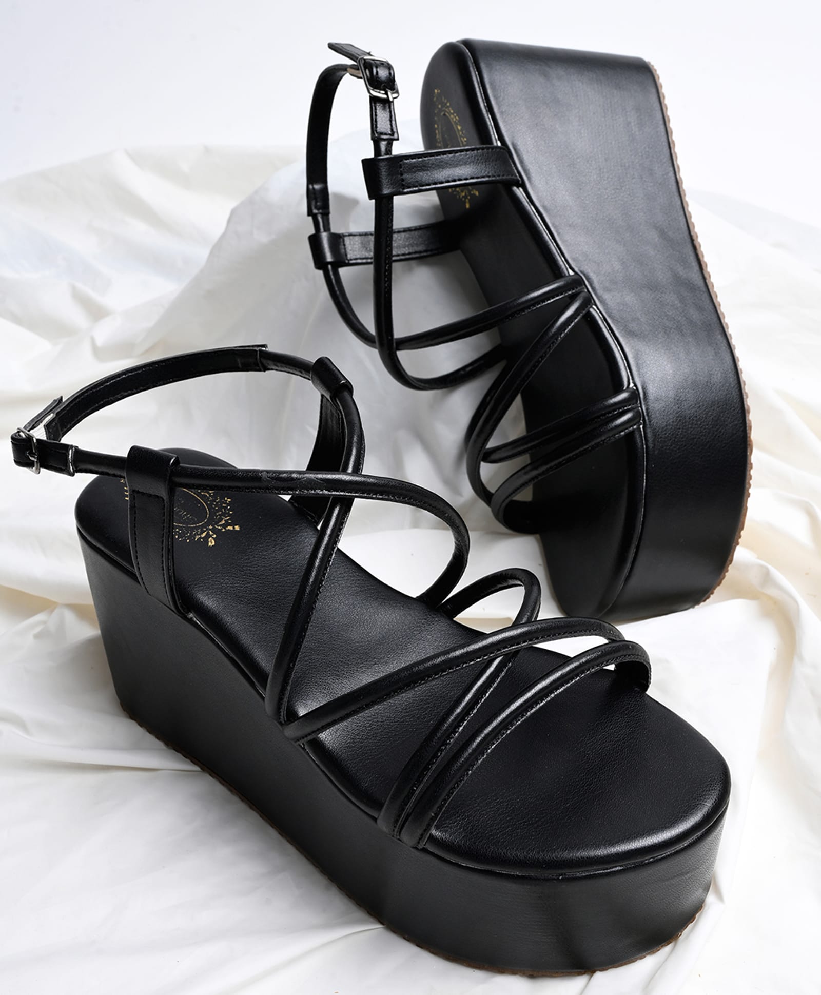 Shoetopia Solid Platform Heeled Gladiator Sandals - Black-picture-11