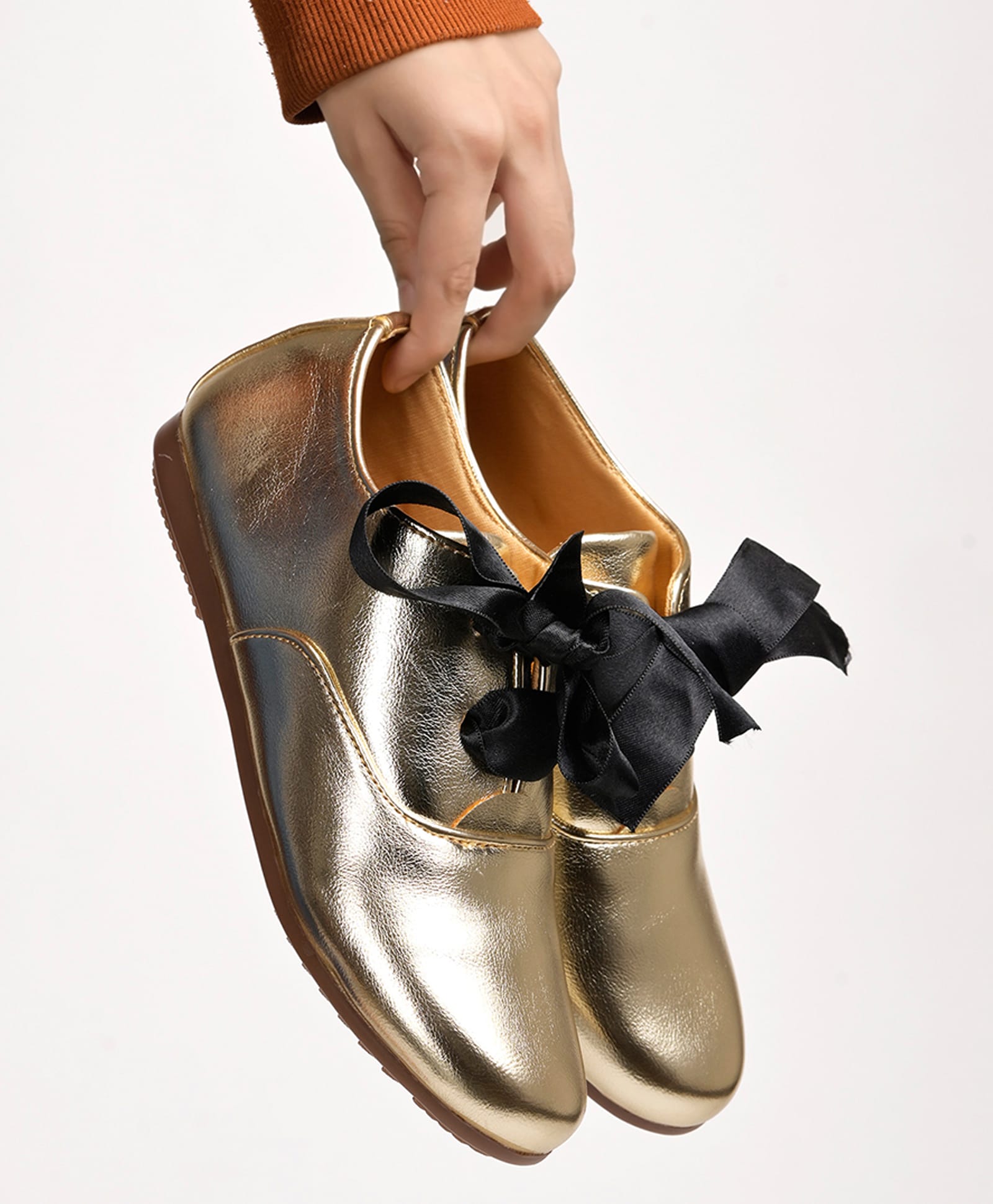 Shoetopia Bow Applique Detailed Metallic Oxford Shoes - Golden-image-23