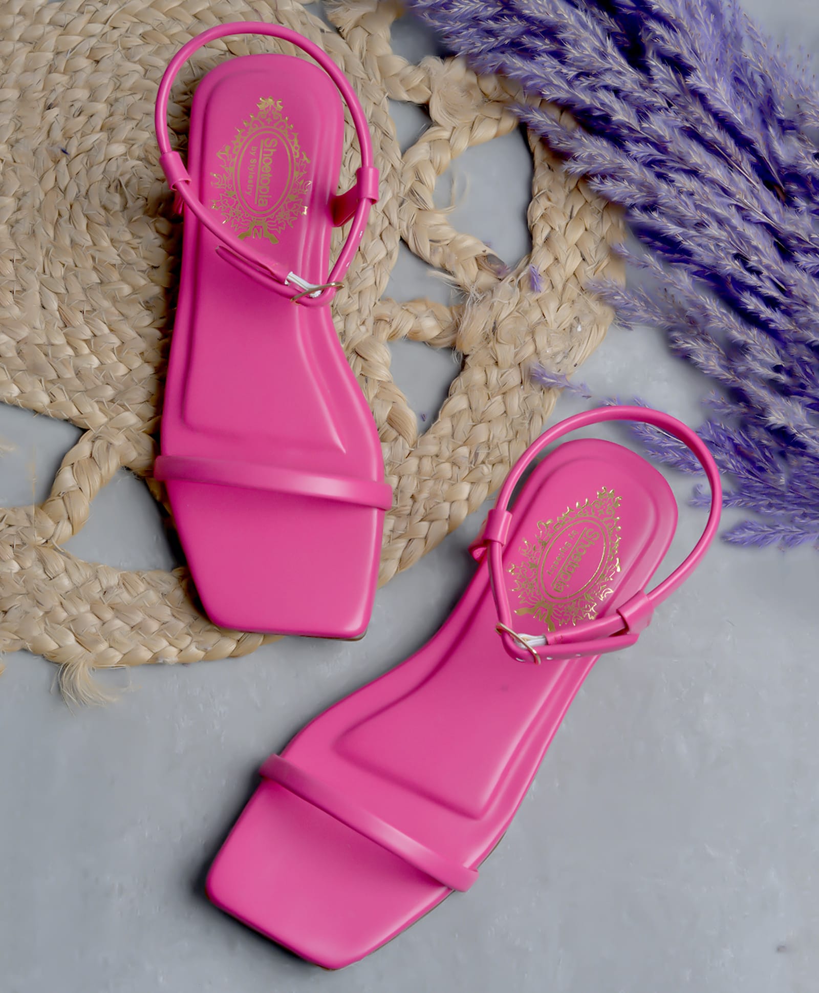 Shoetopia Solid Buckle Closure Sandals - Pink-picture-28