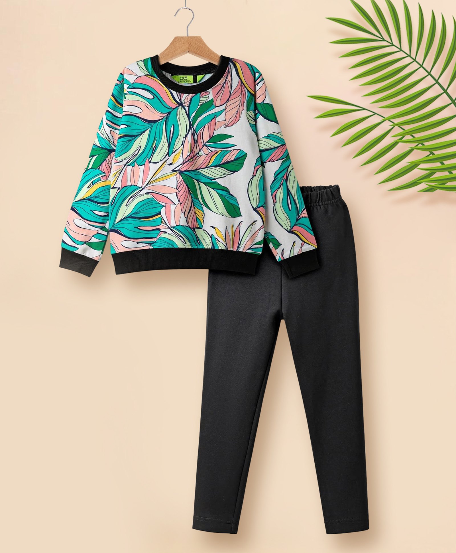 Tiara Fleece Knit Full Sleeves Tropical Theme Printed Sweatshirt & Leggings Set - Green-picture-36