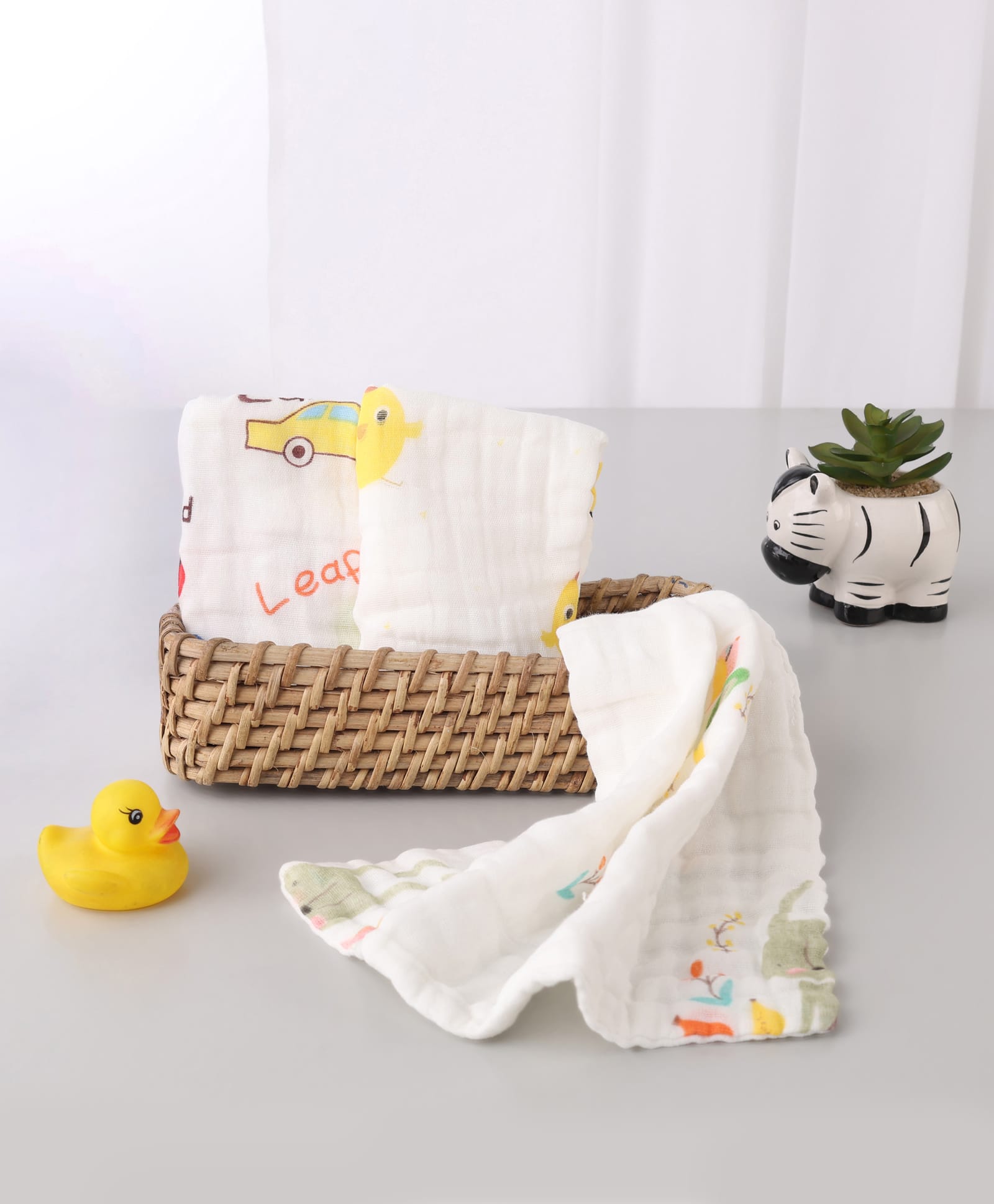 Babyhug 6 Layer Muslin Cotton Wash Cloths for Babies| High Absorbency| Ultra Soft & Baby Safe| Machine Washable| Feeding| Diapering| Newborn Face Towel| Burp Cloth| Wipes Pack of 3 - Offwhite