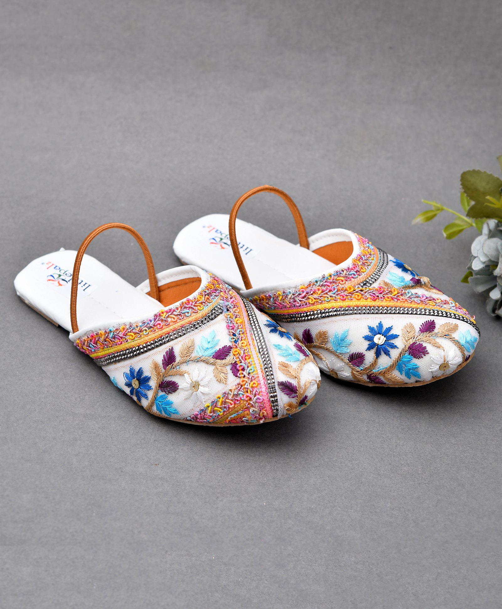 Little Palz Floral Embroidered & Sequins Embellished Mojaris - White-image-48