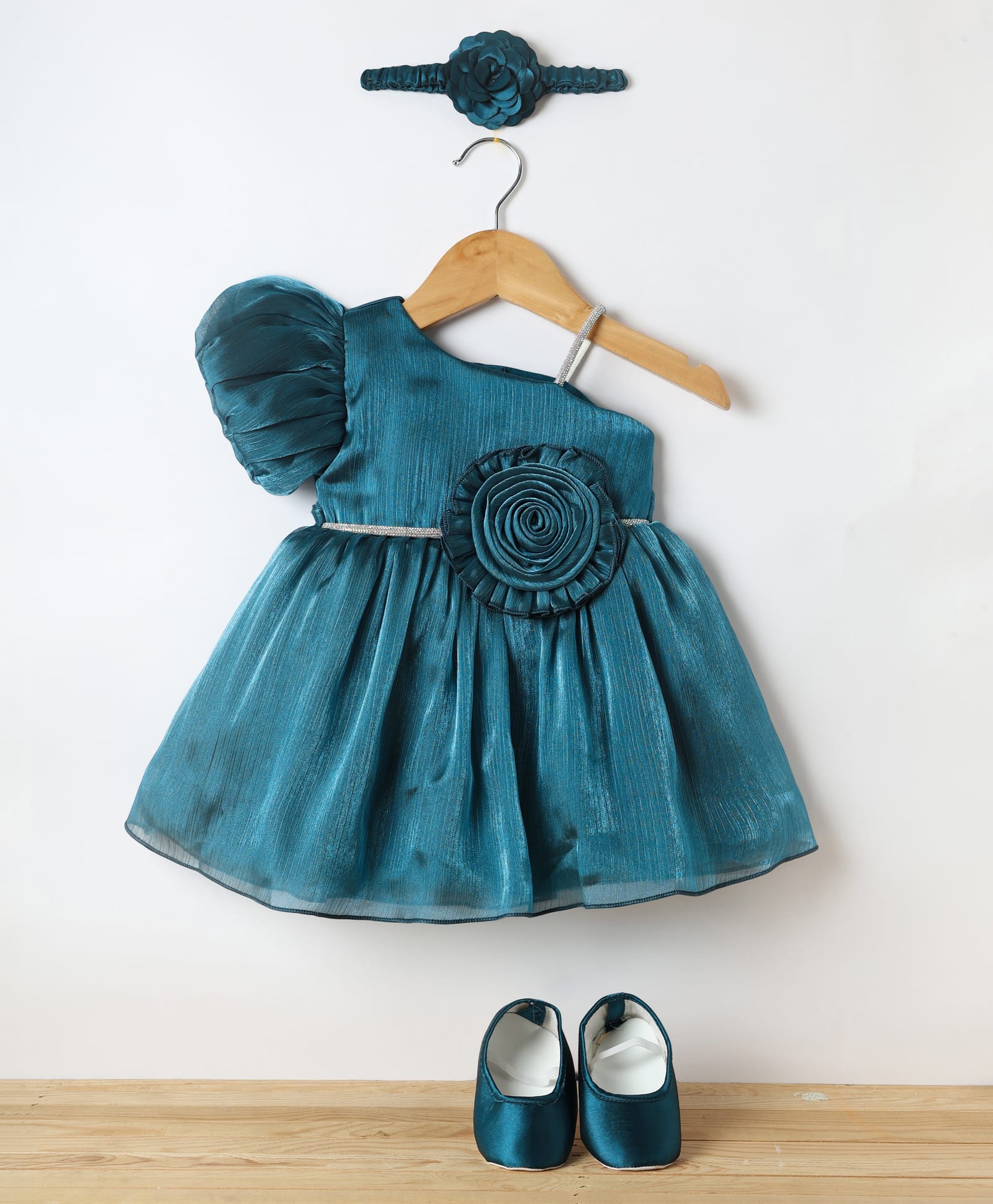 Enfance Sleeveless Floral Applique Detailed Knee Length Dress With Headband & Booties Set - Powder Blue-image-10