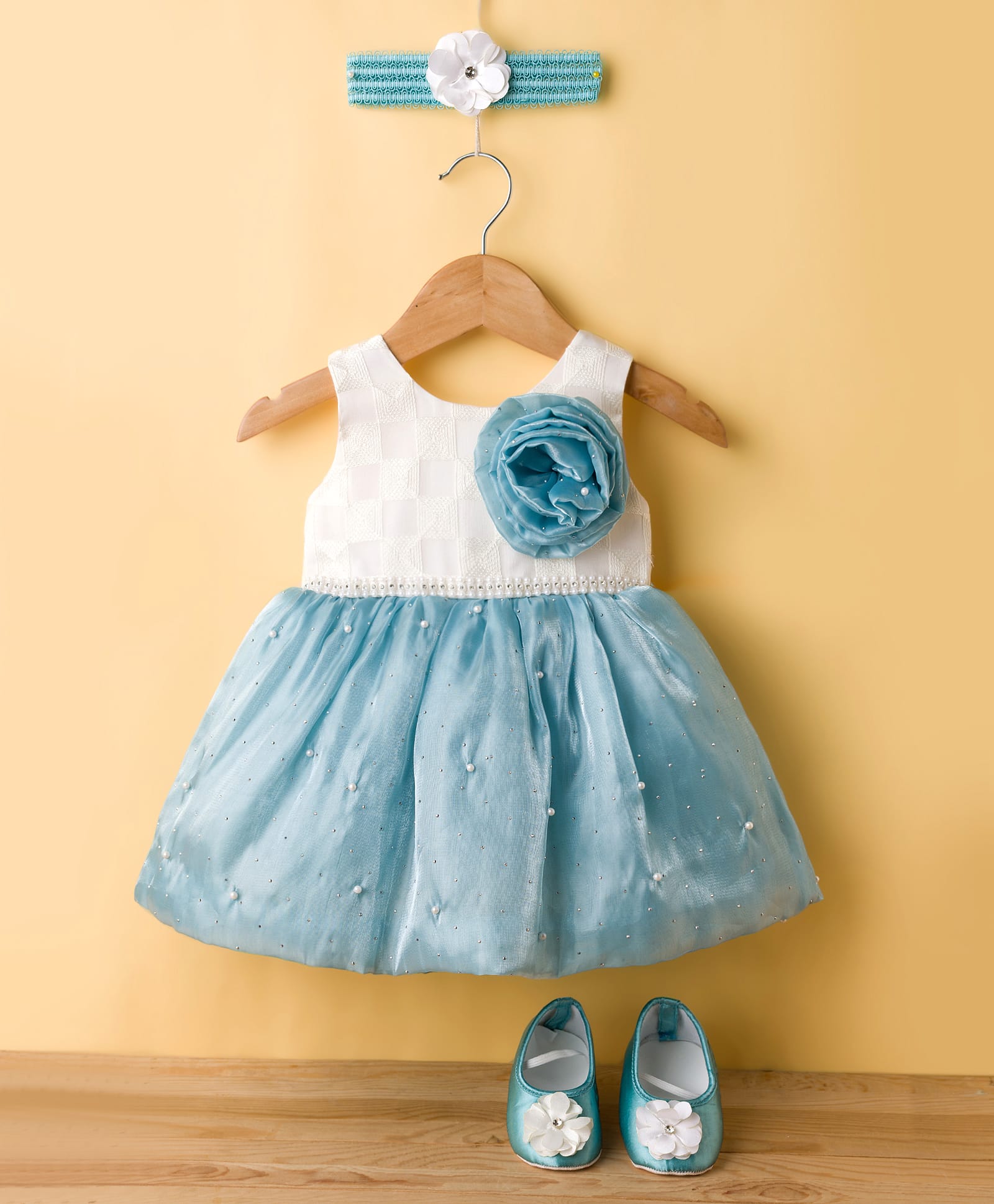Enfance Sleeveless Floral Applique Detailed & Sequins Embellished Knee Length Dress With Headband & Booties Set - Blue-picture-10