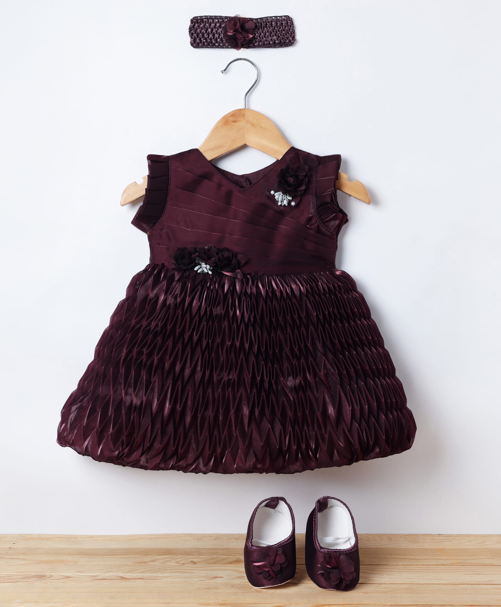 Enfance Sleeveless Floral Applique Textured Dress With Headband & Booties - Maroon-image-14