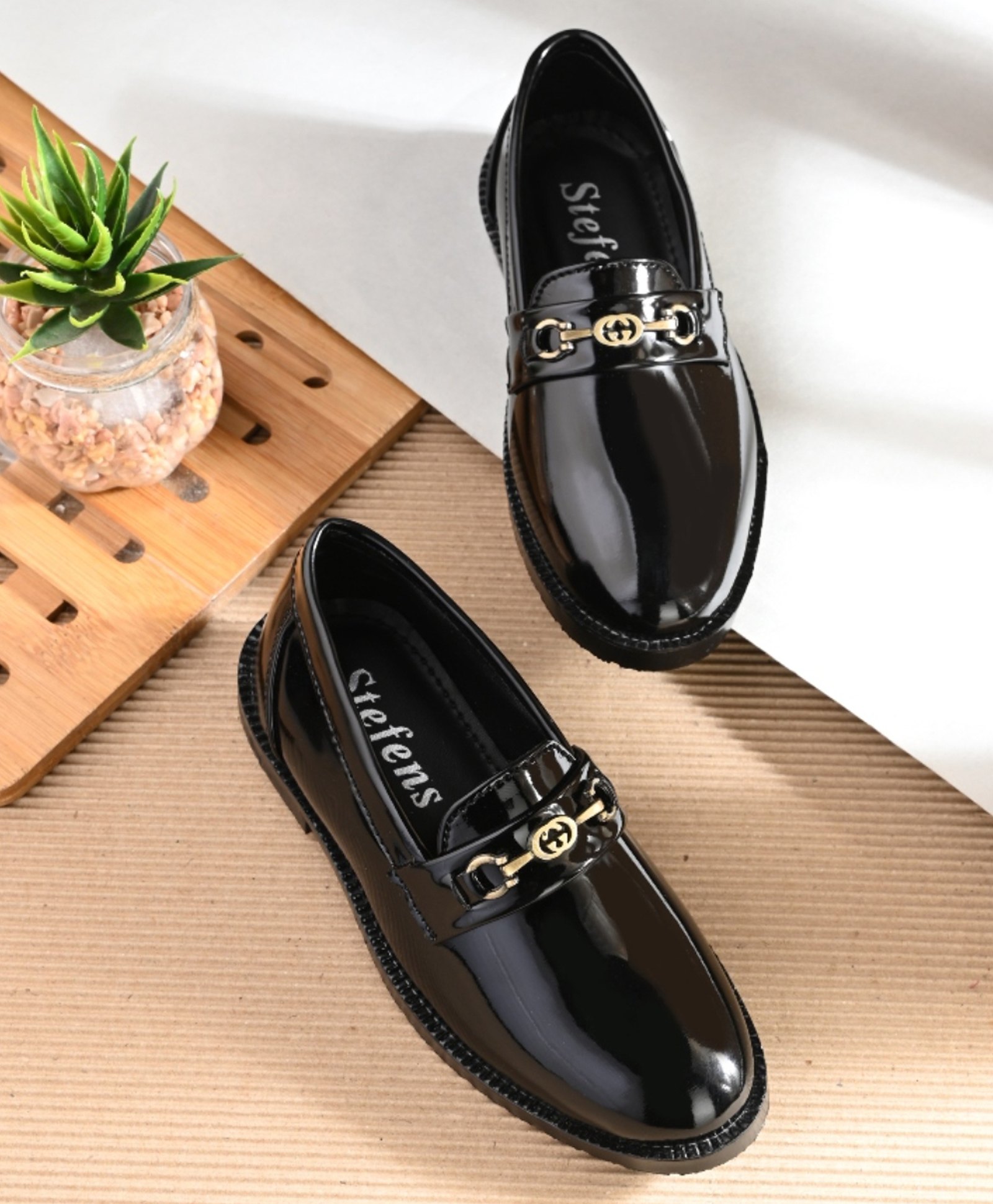 Stefens Metal Applique Detailed Loafers - Black-image-15