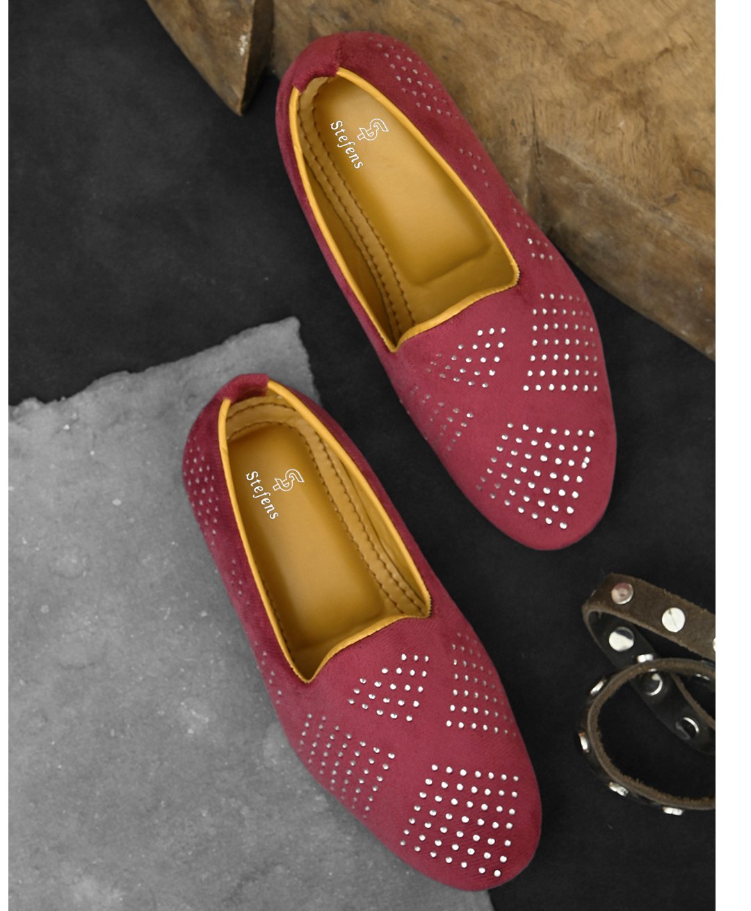 Stefens Stone Embellished Juti - Cherry-picture-41