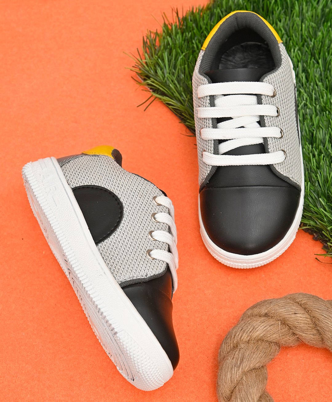 Stefens Colour Blocked & Mesh Detailed Lace Up Sneakers - Black-picture-18