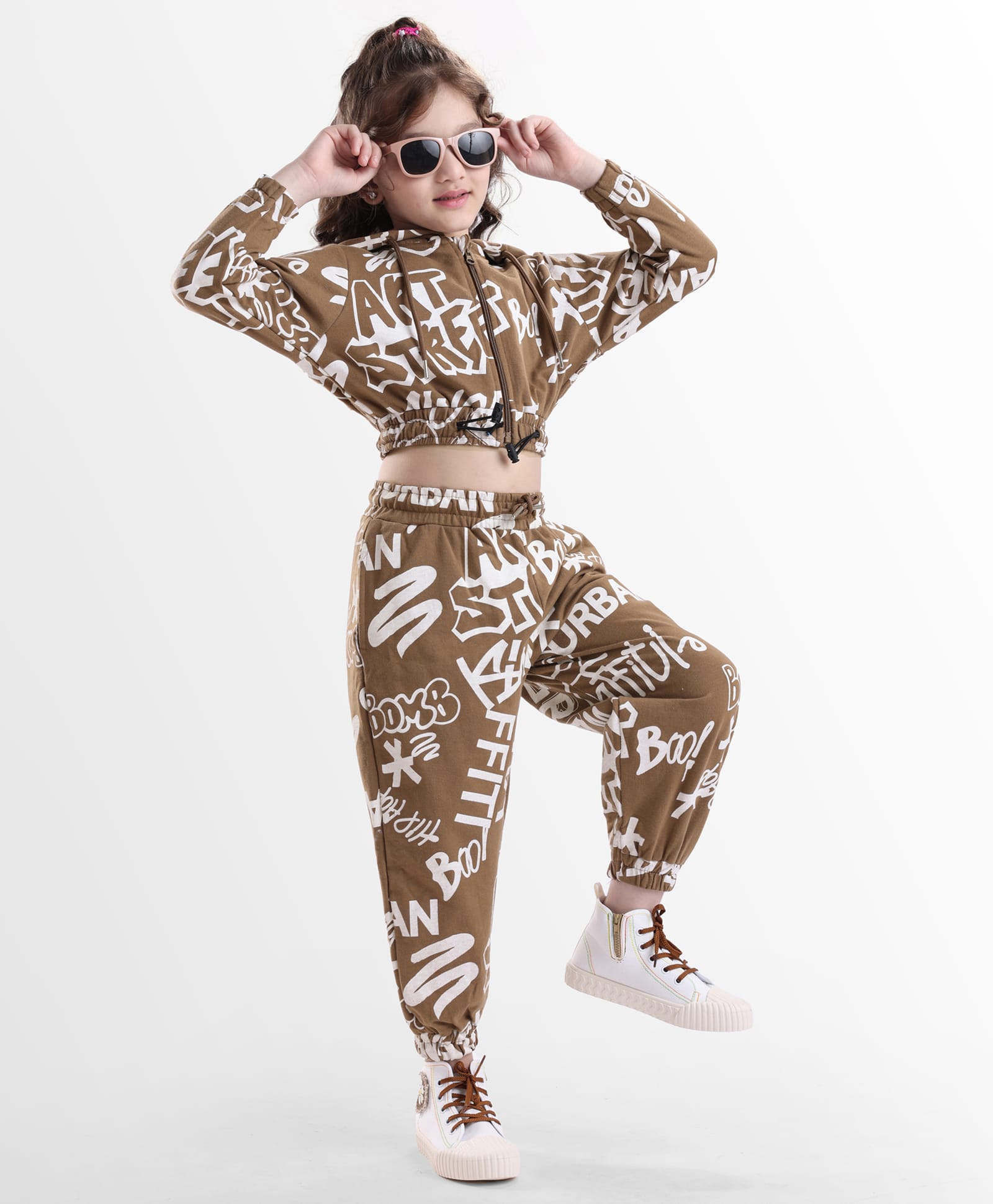 OLLINGTON ST. Knit Full Sleeves Printed Hoodie Sweatshirt & Joggers Co-Ord Set - Multicolor-image-47