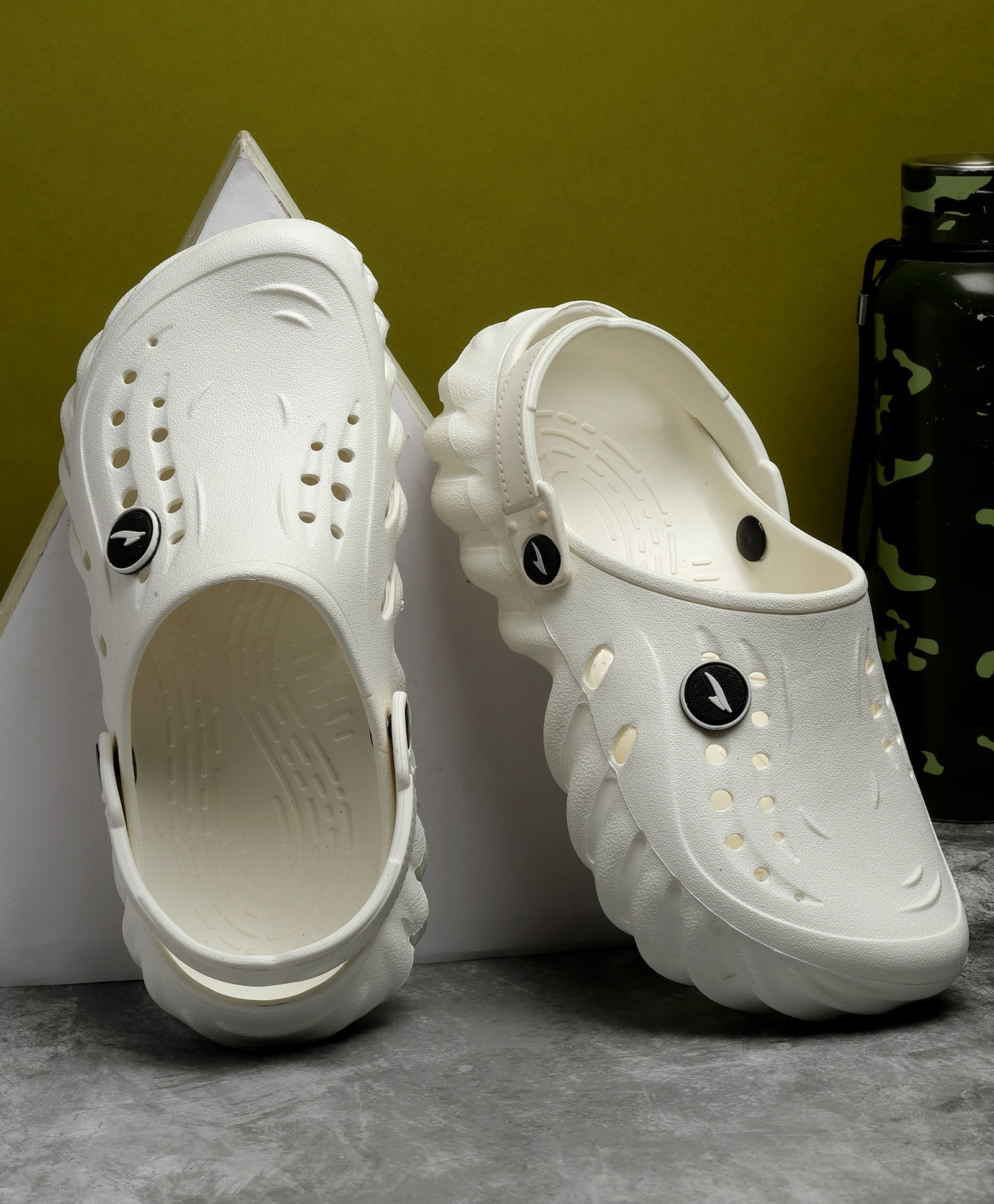 asian Solid With Back Strap Perforated Clogs - Off White-image-32