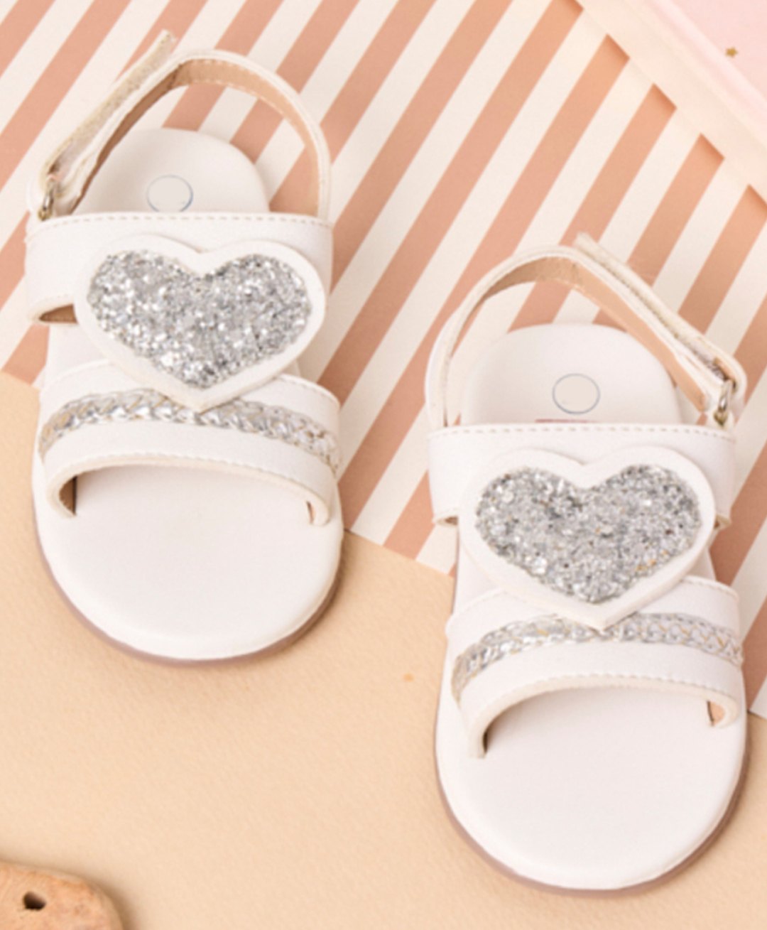 Kicks & Crawl Heart Glitter Applique Detailed With Velcro Closure Sandals - White-picture-23