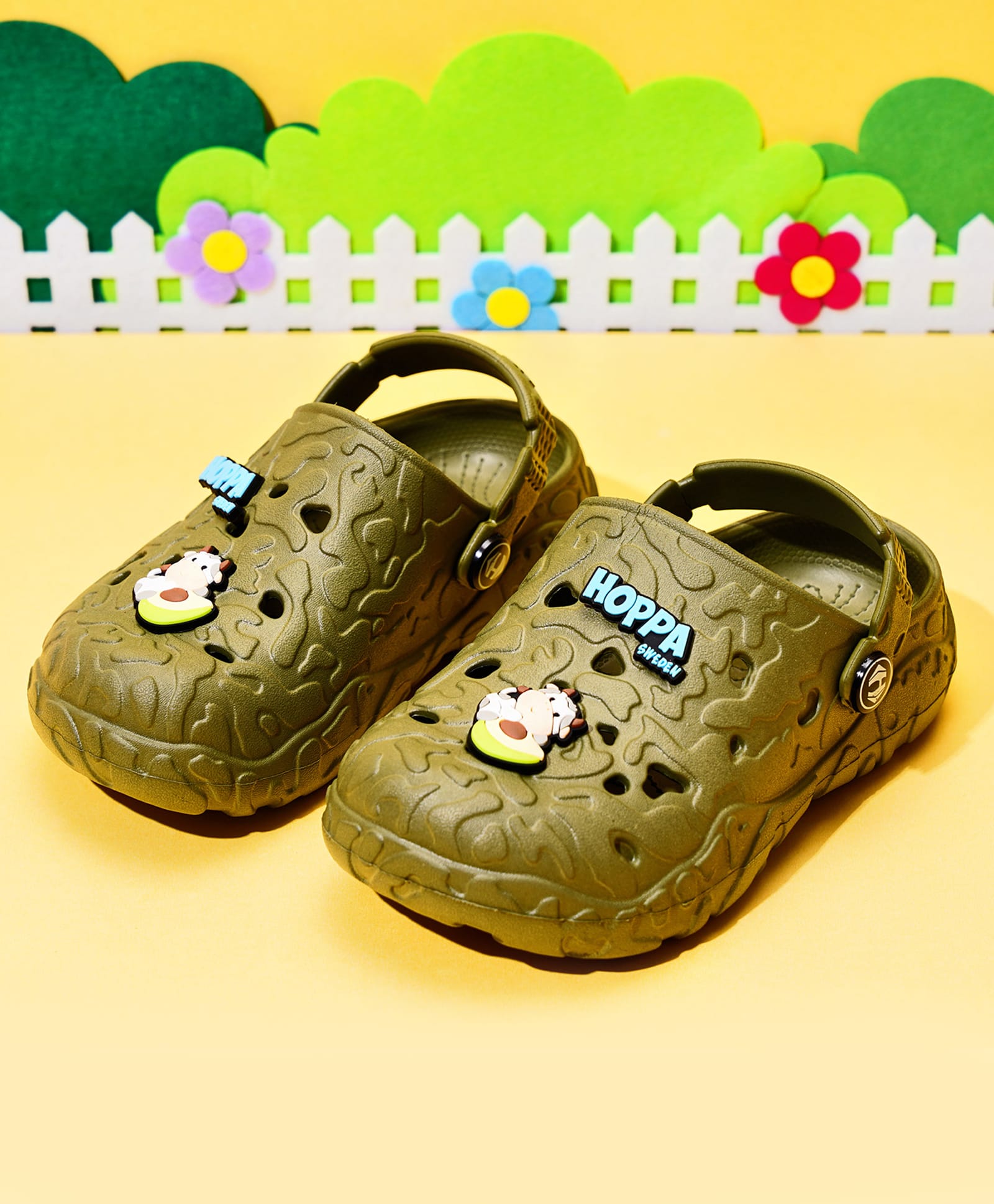 HOPPA SWEDEN Perforated Clogs With Baby Cow Charms - Mehandi Green-picture-28