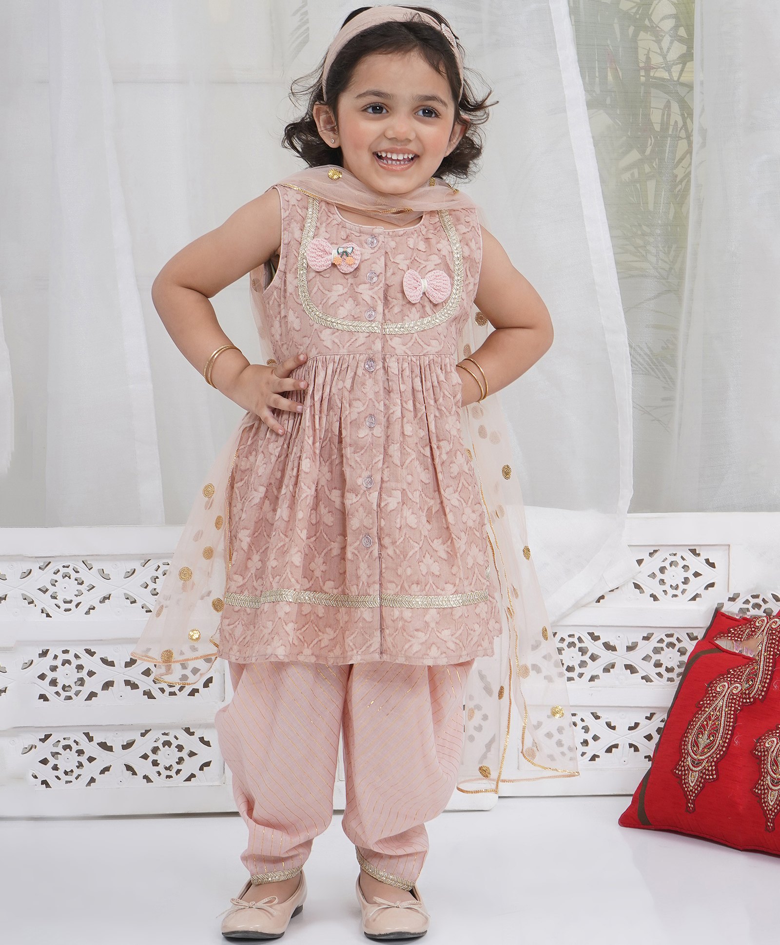 Little Bansi Cotton Woven Sleeveless Leaves Embroidered & Bow Applique Detailed Kurta & Salwar With Dupatta Set - Mocha Brown-picture-11