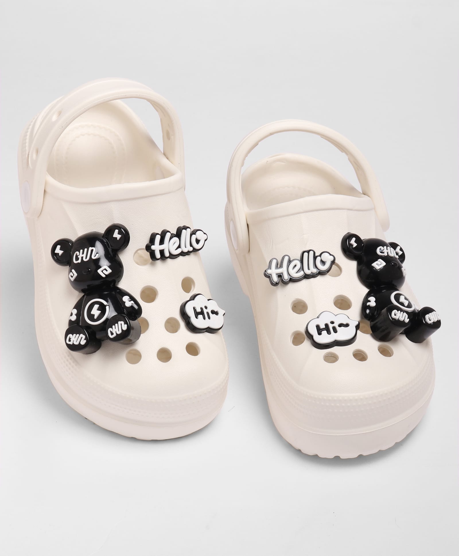 KIDLINGSS Teddy Bear Applique Detailed Perforated Clogs - White-picture-18