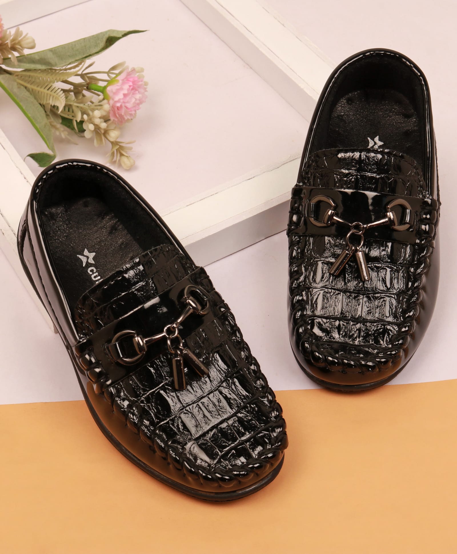 Cute Walk by Babyhug Slip On Solid Loafers - Black-image-48