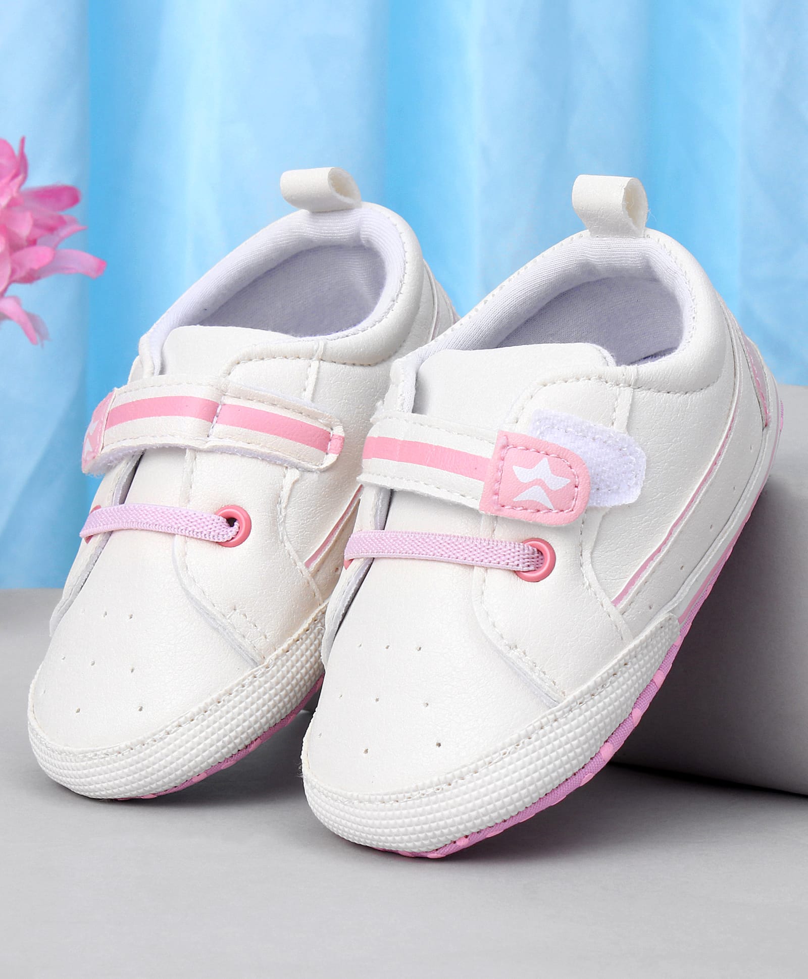 Cute Walk by Babyhug Solid Booties with Velcro Closure - White & Pink-image-25