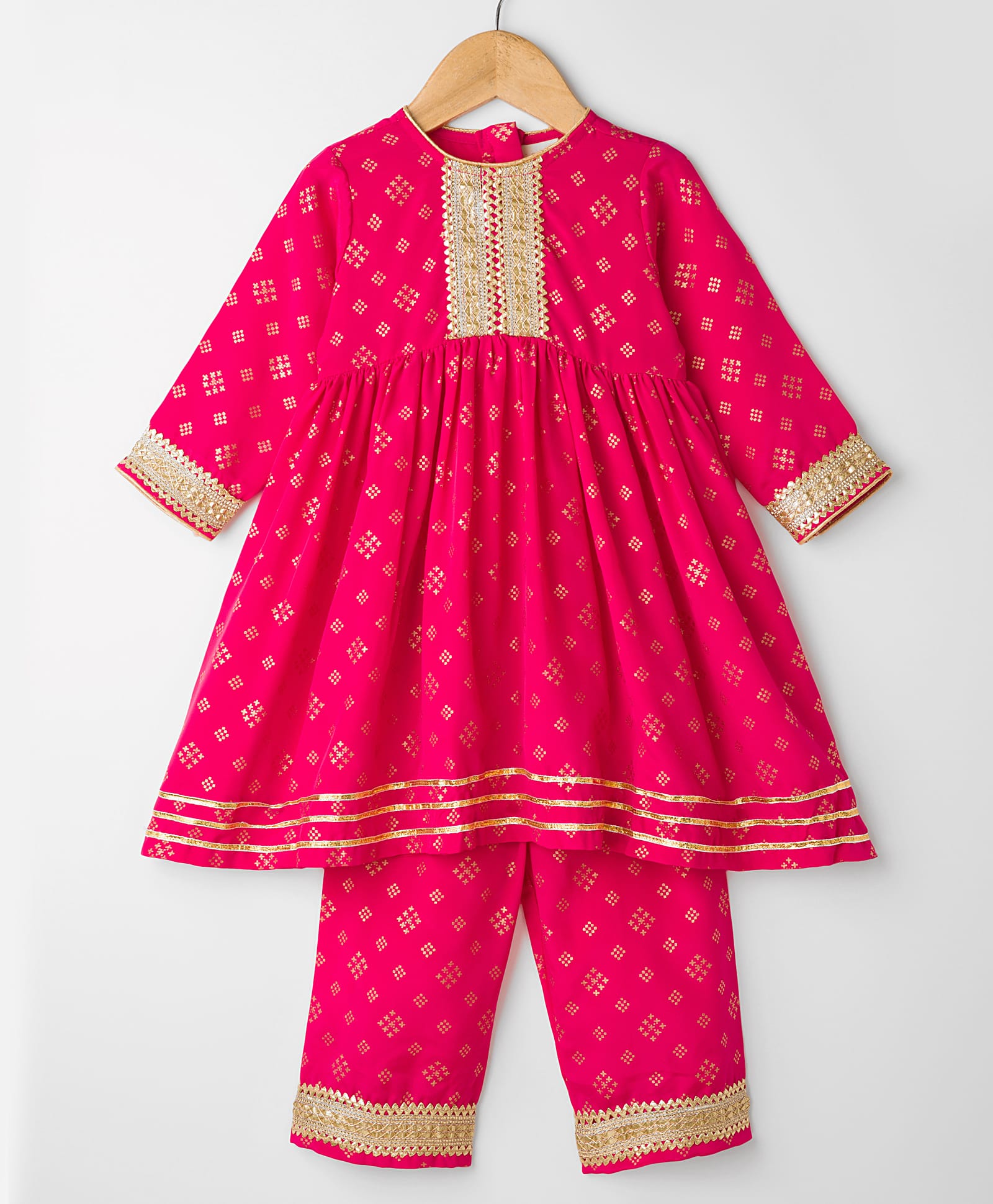 saka designs Saka Design Satin Woven Three Fourth Sleeves Kurta Churidar Set With Foil Print - Red-picture-21