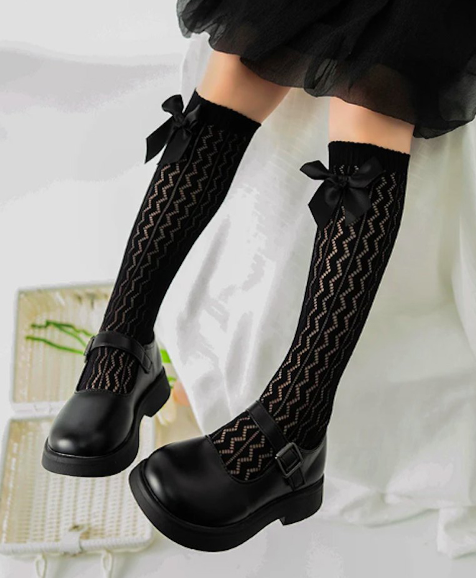 Flaunt Chic Cotton Chevron Designed Bow Bow Applique Detailed Socks - Black-image-46