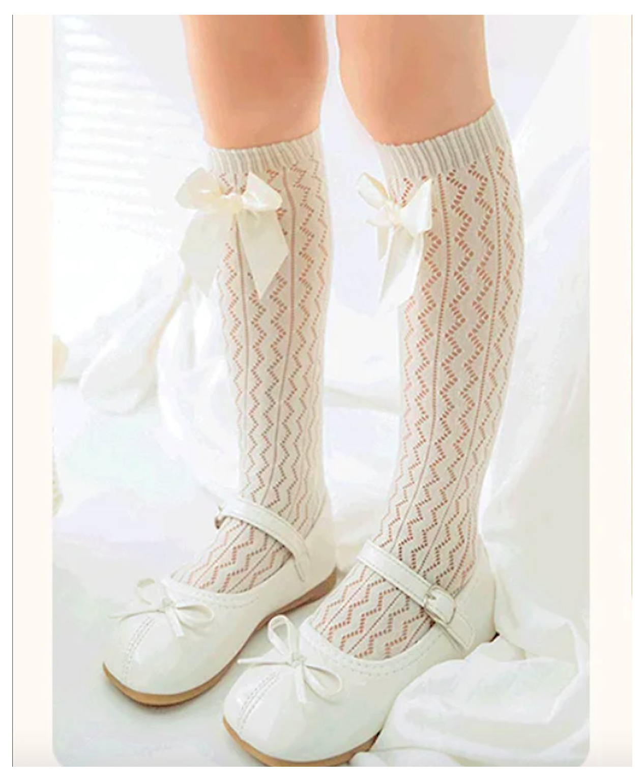 Flaunt Chic Cotton Chevron Designed Bow Bow Applique Detailed Socks - Beige-picture-26