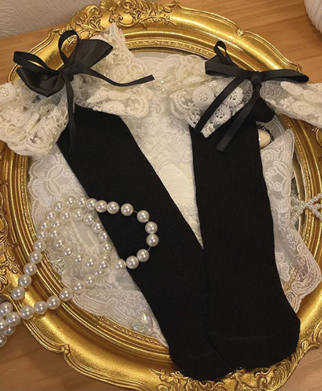 Flaunt Chic Cotton Bow Applique Detailed Socks - Black-picture-16
