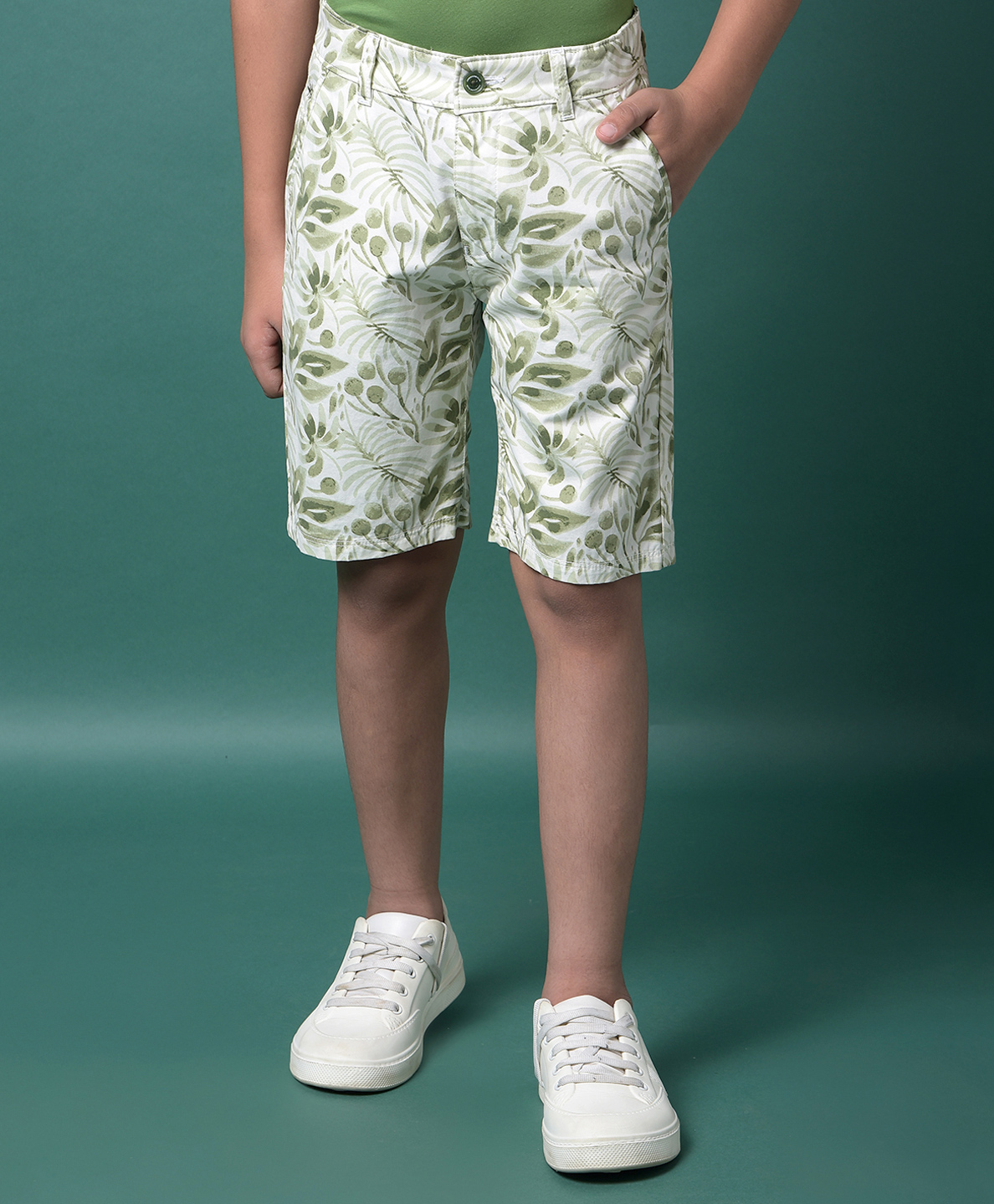 CRIMSOUNE CLUB Cotton Woven Leaves Printed Shorts - Green-image-28