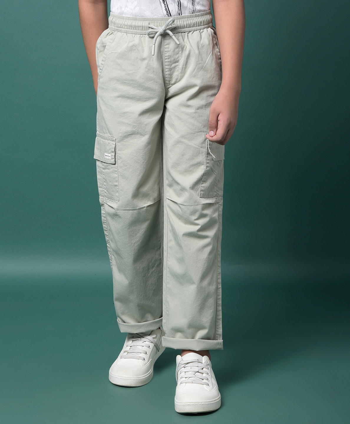 CRIMSOUNE CLUB Cotton Woven Solid Pocket Detailed Pant - Green-picture-35