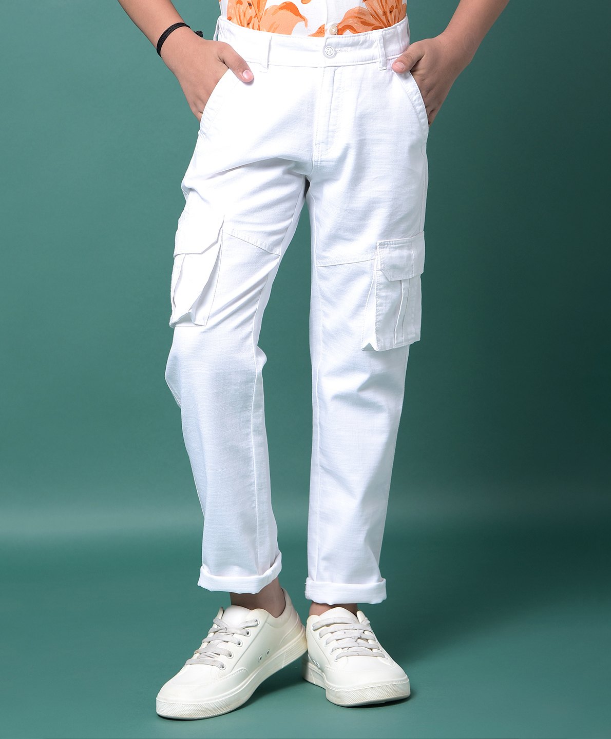 CRIMSOUNE CLUB Cotton Woven Solid Cargo Trousers - White-picture-28