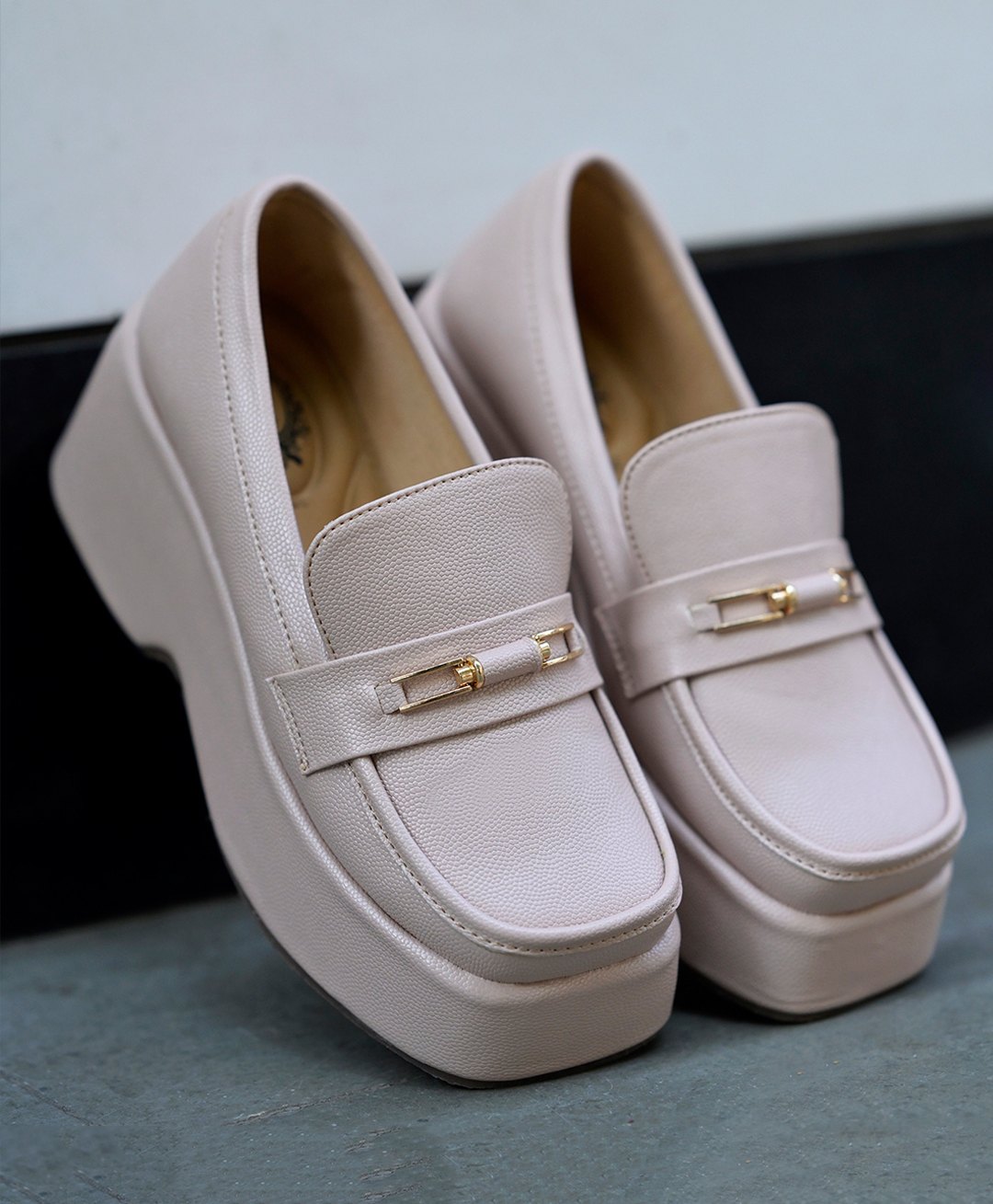 Shoetopia Metal Applique Detailed Shoes - Beige-picture-32