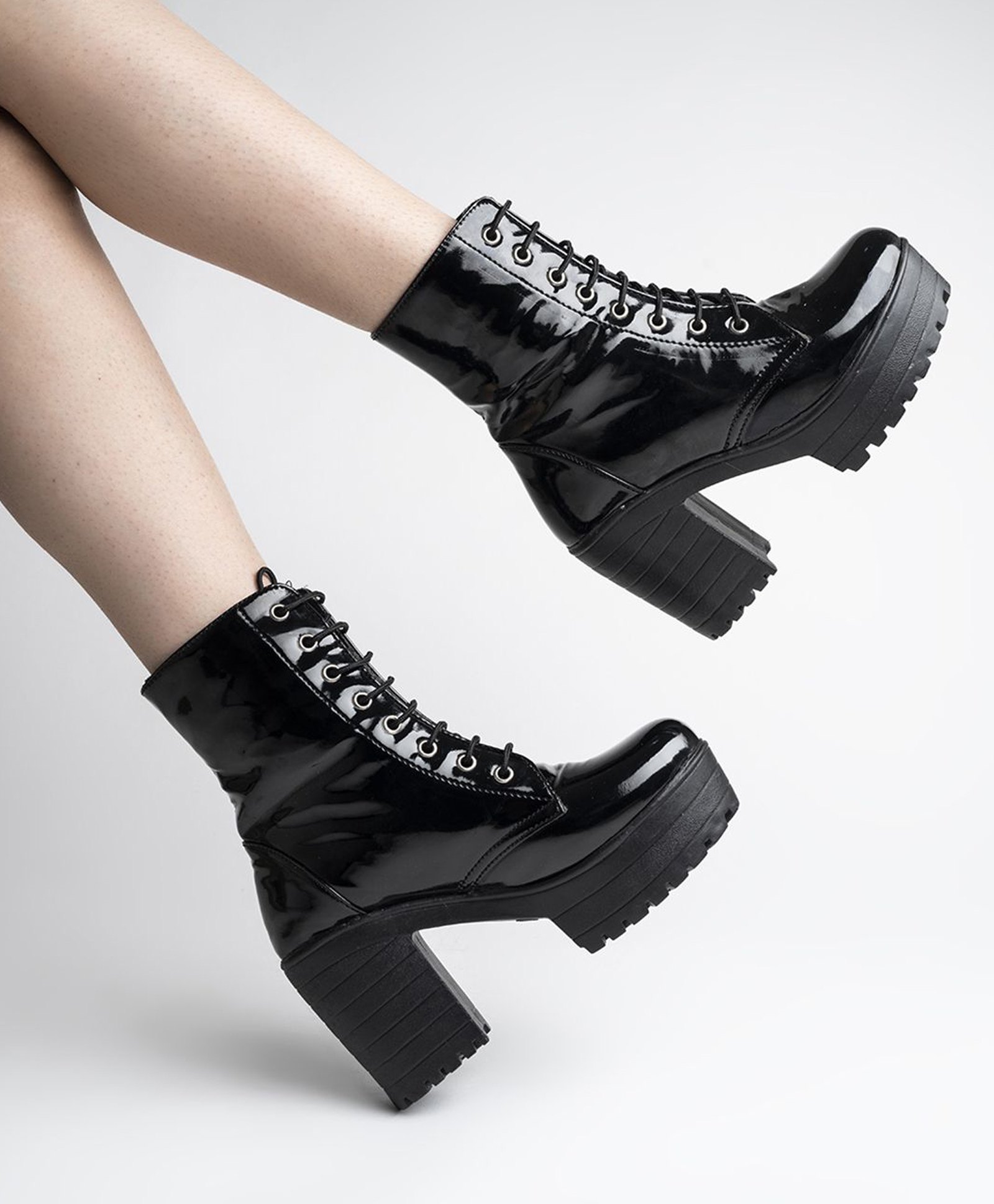 Shoetopia Solid Lace Ups Boots - Black-picture-40