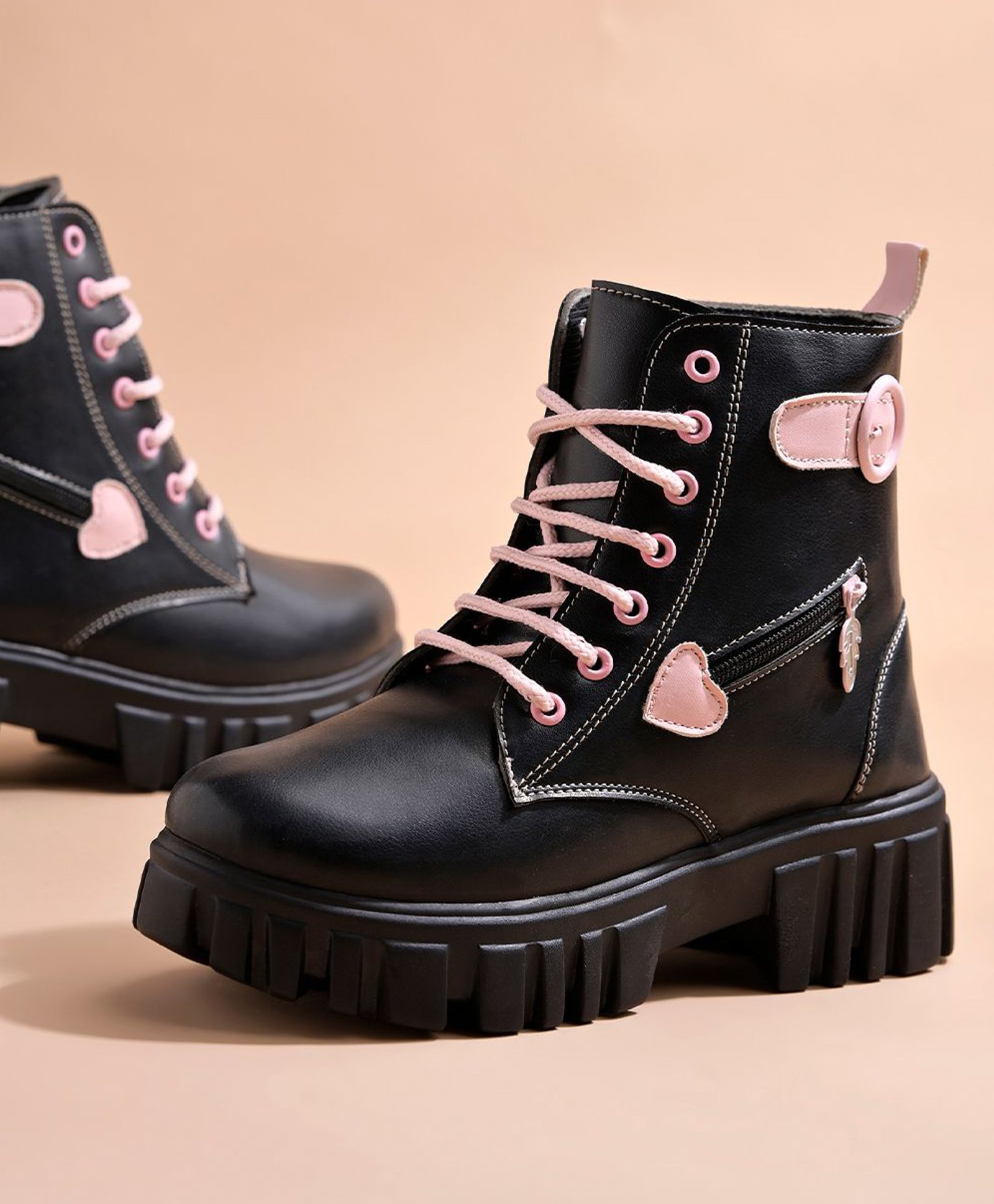 Shoetopia Heart Patch Embroidered Boots - Black-picture-18