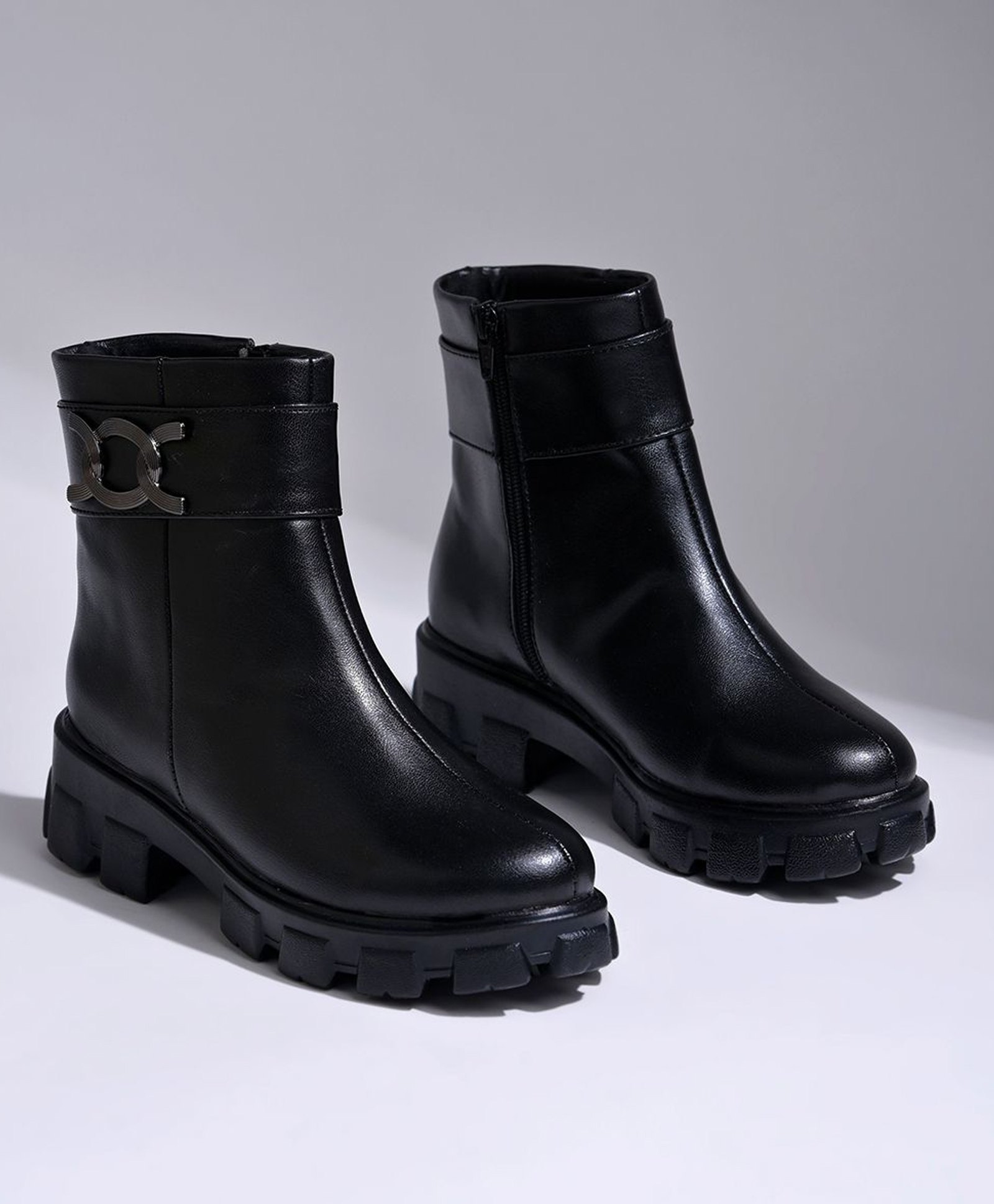 Shoetopia Abstract Applique Detailed Zipper Closure Boots - Black-picture-22