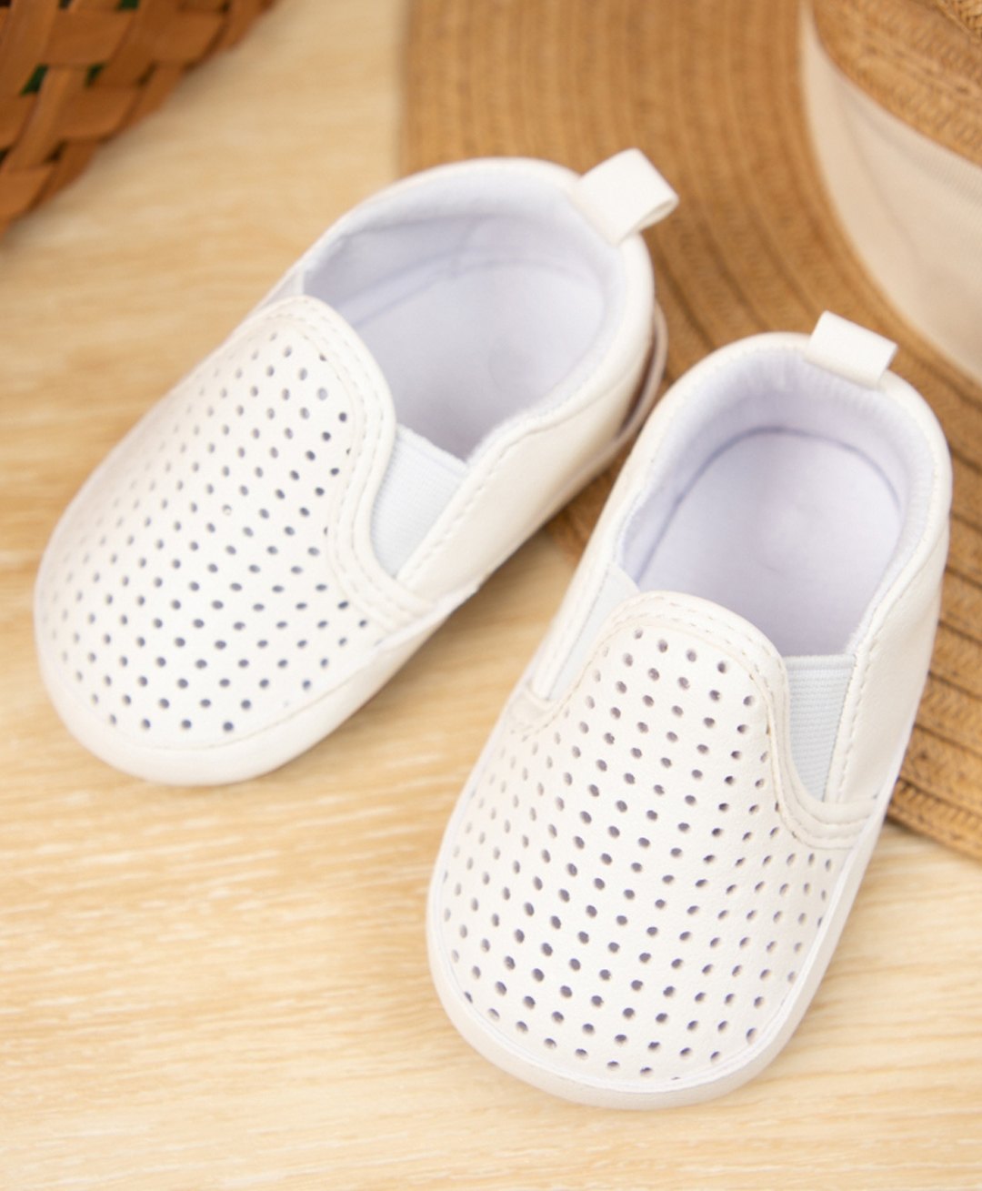 Neska Moda Perforated Anit Skid Booties - White-picture-26